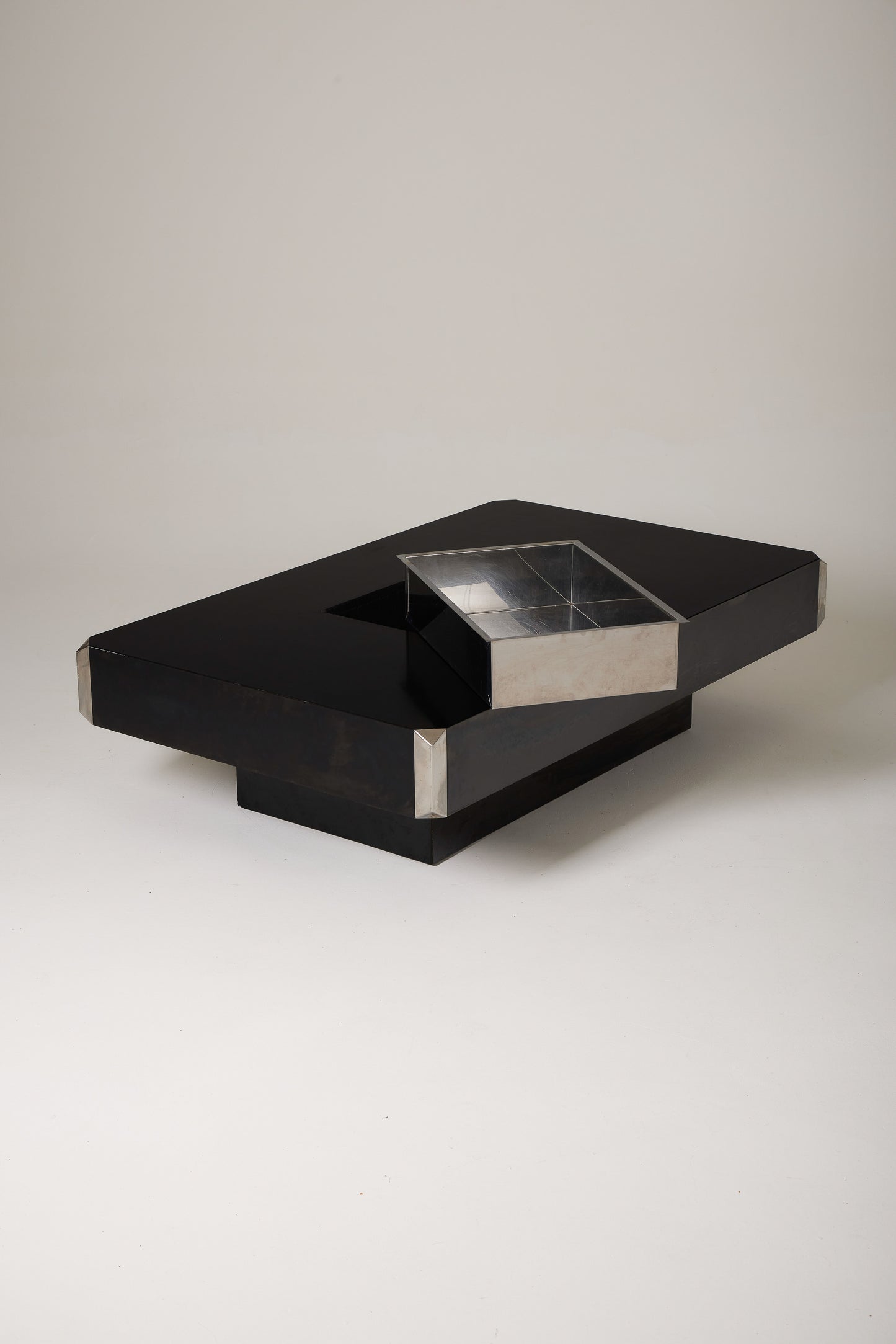 BLACK COFFEE TABLE “BAR TRV” WILLY RIZZO