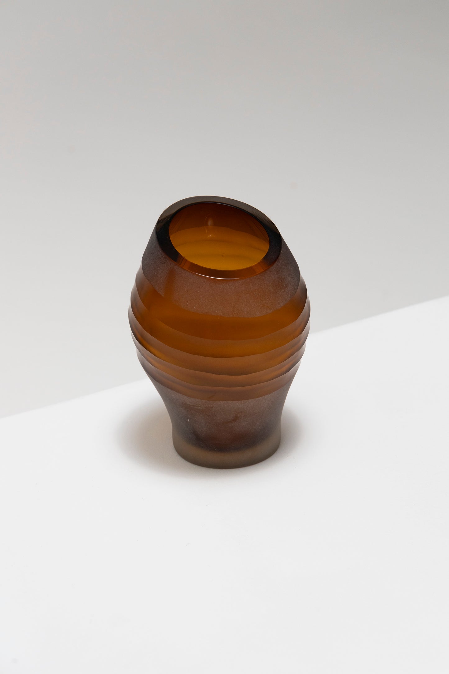 VASE EN VERRE DÉPOLI