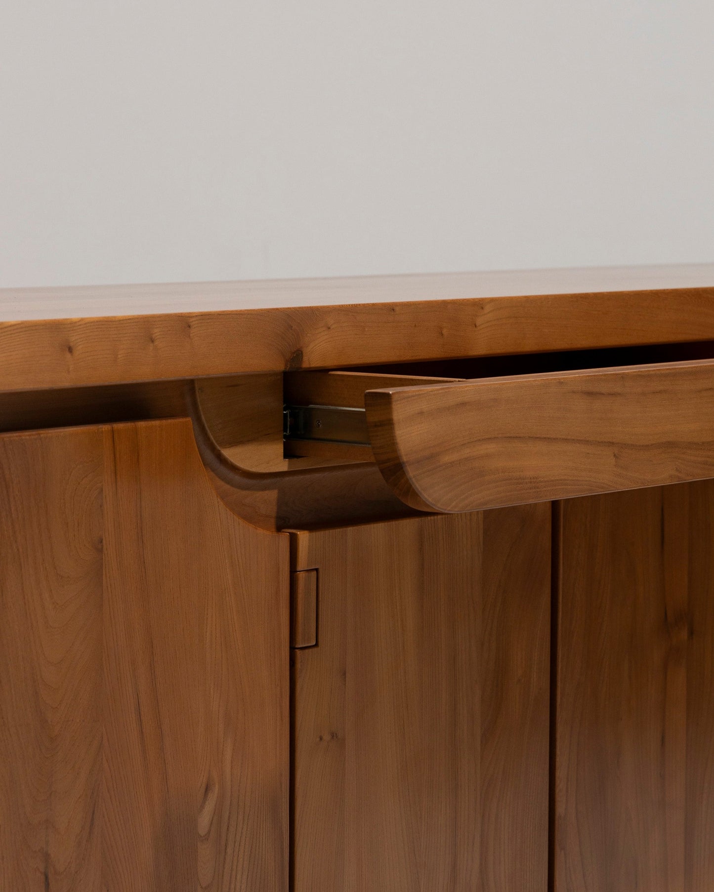 SOLID ELM SIDEBOARD, LUIGI GORGONI, 1980s 