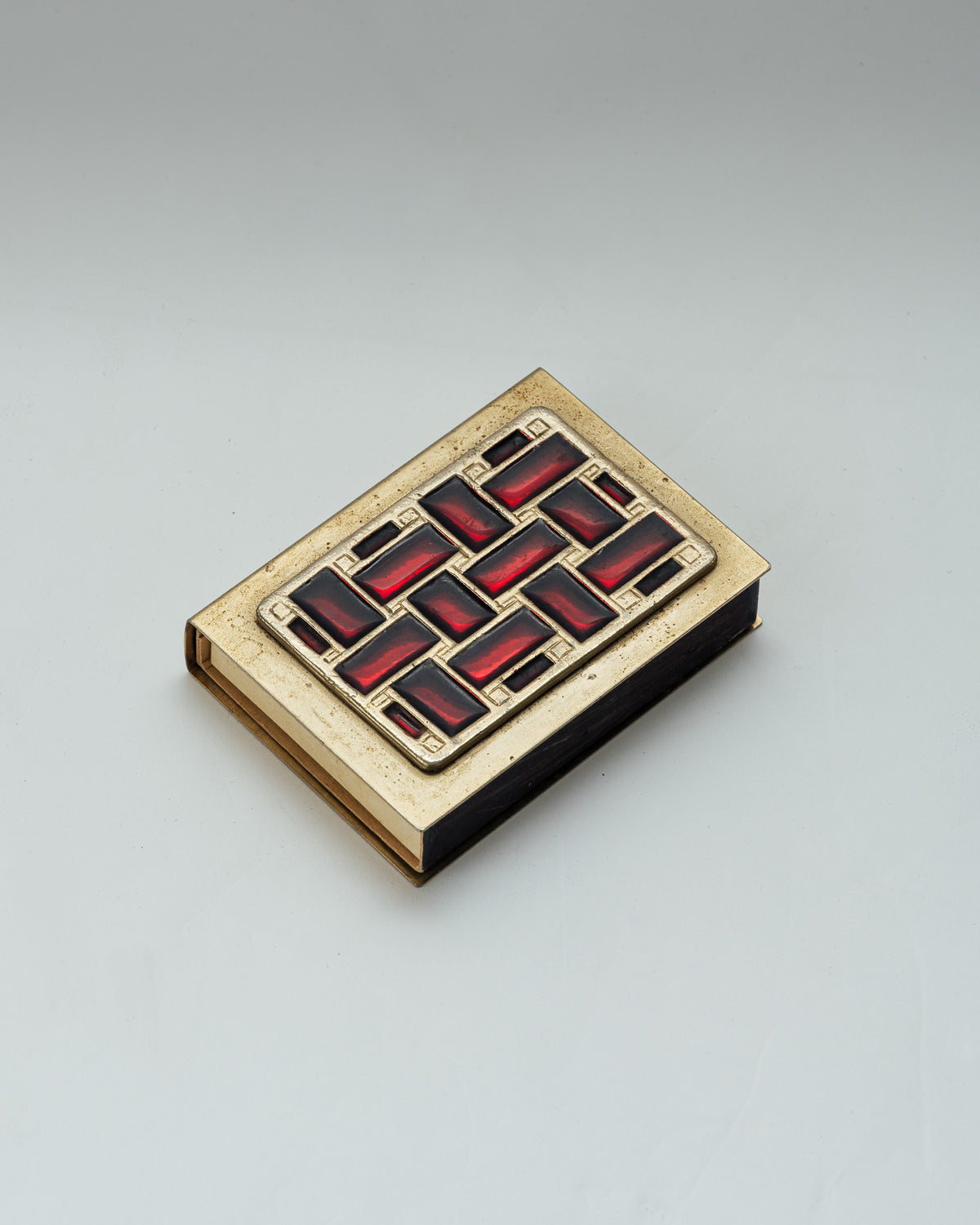 ÉTUI À ALLUMETTES EN LAITON ET ÉMAIL CLOISONNÉ, 1950s
