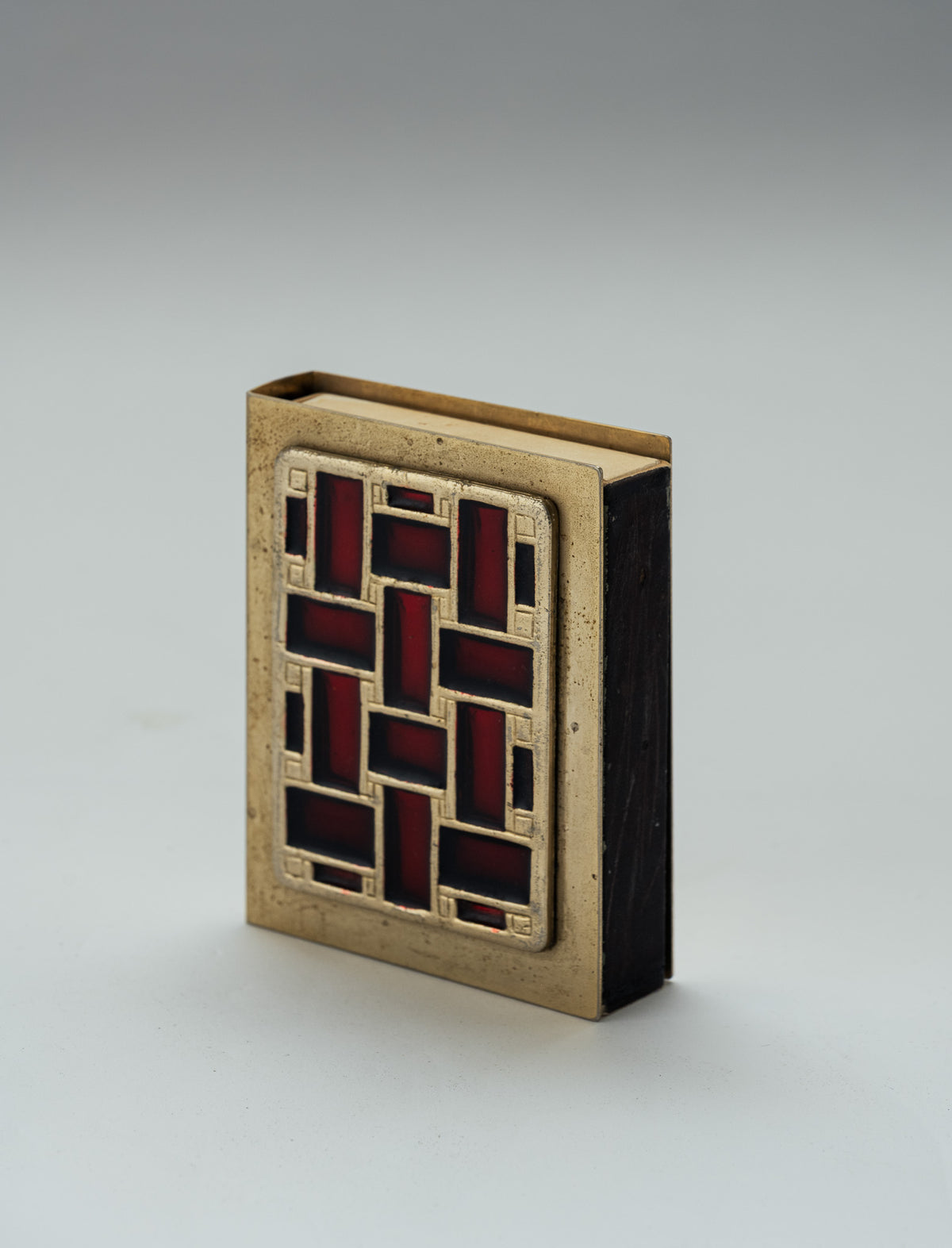 ÉTUI À ALLUMETTES EN LAITON ET ÉMAIL CLOISONNÉ, 1950s