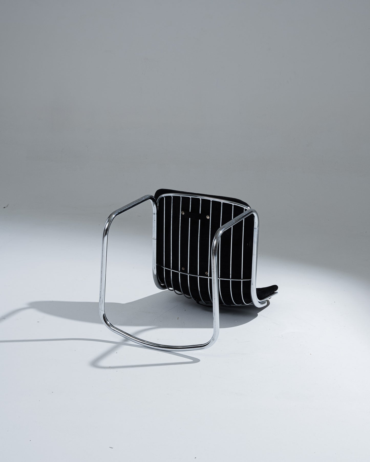 CHAISE EN VELOURS NOIR, GASTONE RINALDI, 1970s