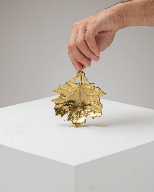 VIDE POCHE "FEUILLE D'ÉRABLE" EN LAITON, 1950s