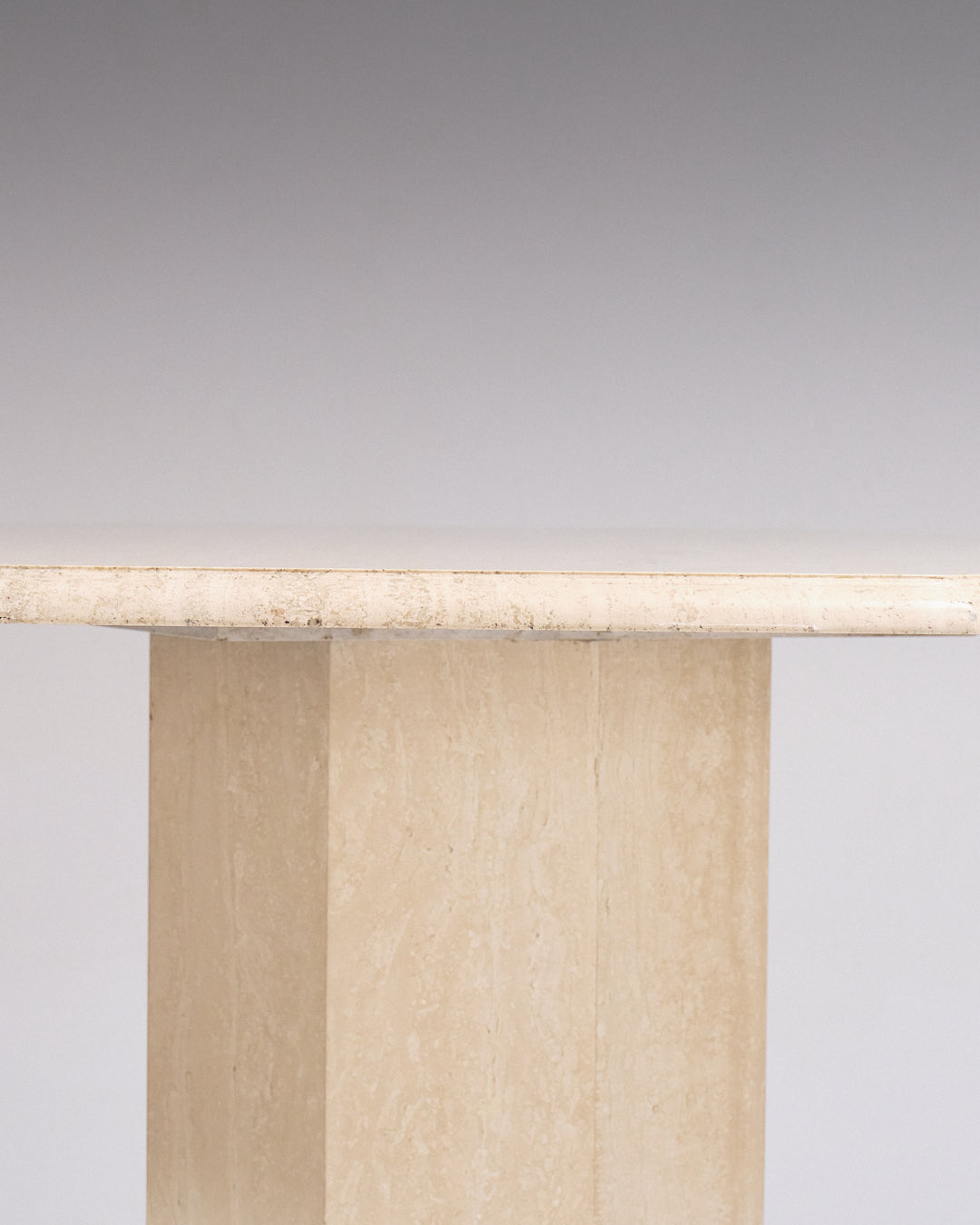 TABLE À MANGER EN TRAVERTIN, 1970s