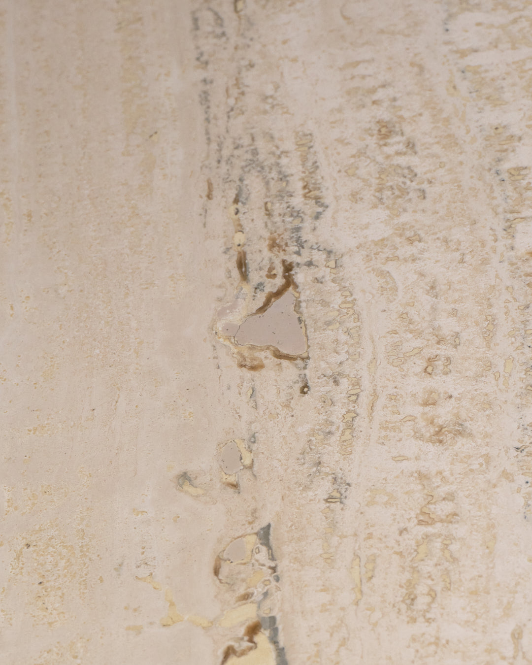 TABLE À MANGER EN TRAVERTIN, 1970s