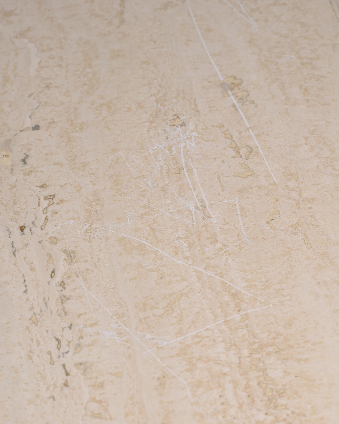 TABLE À MANGER EN TRAVERTIN, 1970s