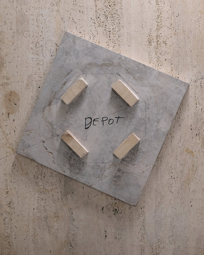 TABLE À MANGER EN TRAVERTIN, 1970s