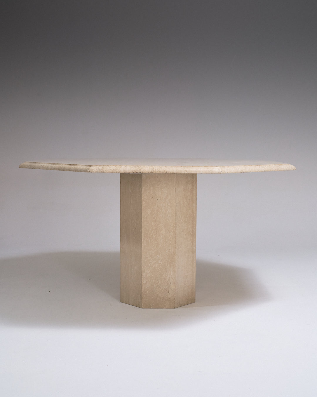 TABLE À MANGER EN TRAVERTIN, 1970s