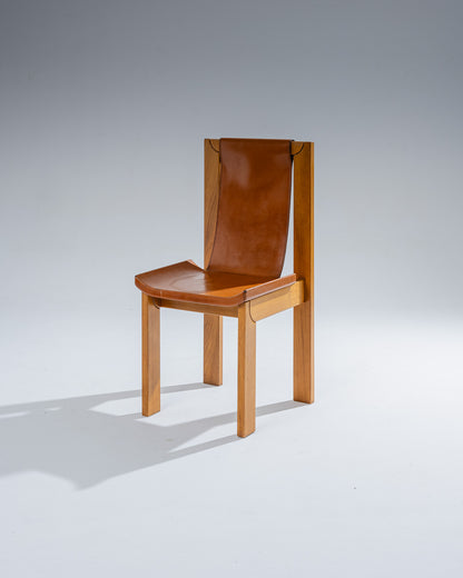 PAIRE DE CHAISES EN ORME ET CUIR, LUIGI GORGONI, 1970s