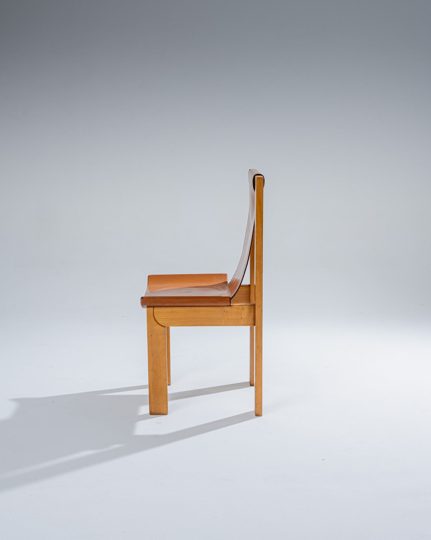 ELM AND LEATHER CHAIR, LUIGI GORGONI, 1970s