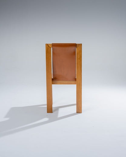 PAIRE DE CHAISES EN ORME ET CUIR, LUIGI GORGONI, 1970s