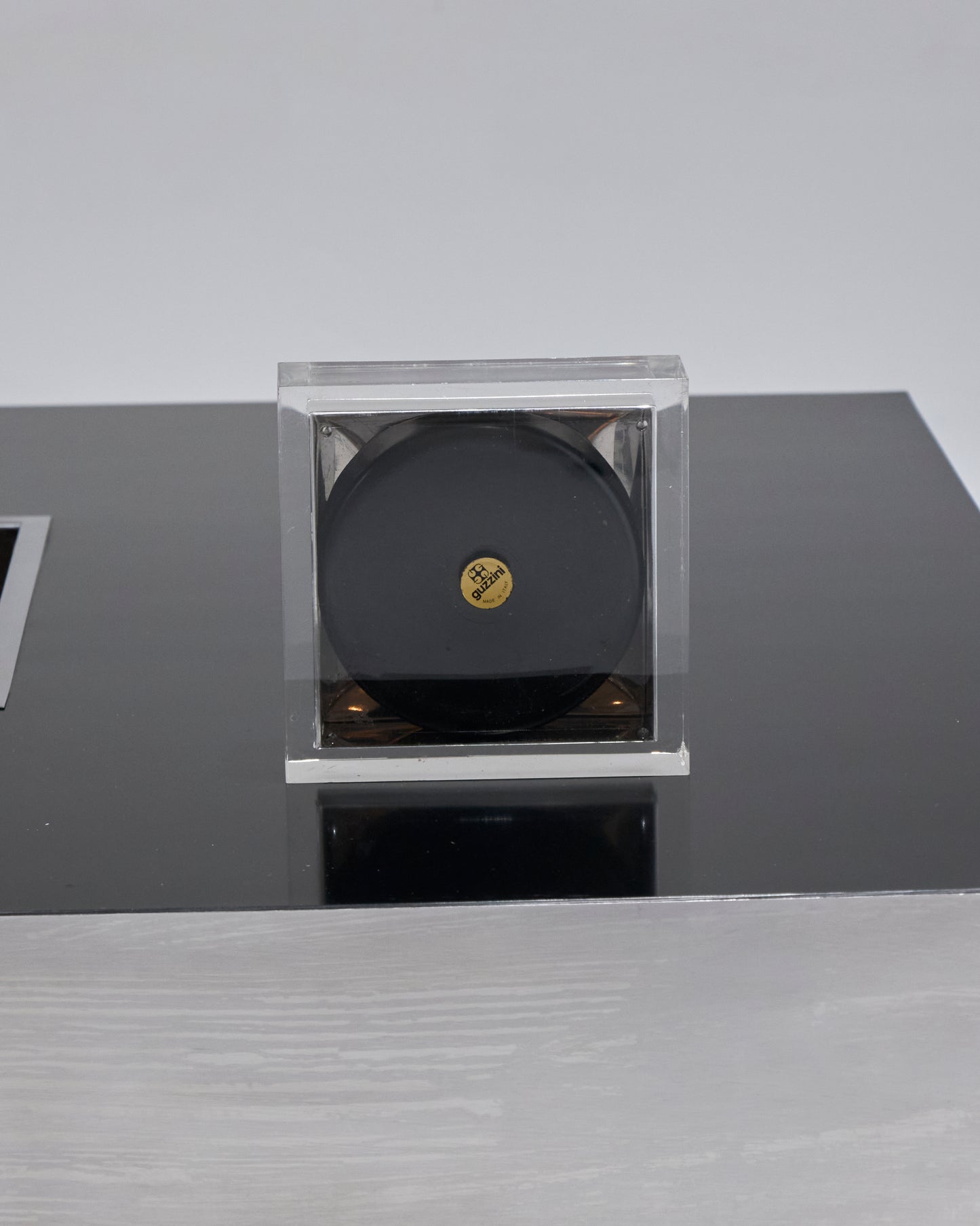 CENDRIER EN PLEXIGLAS GUZZINI, 1970s