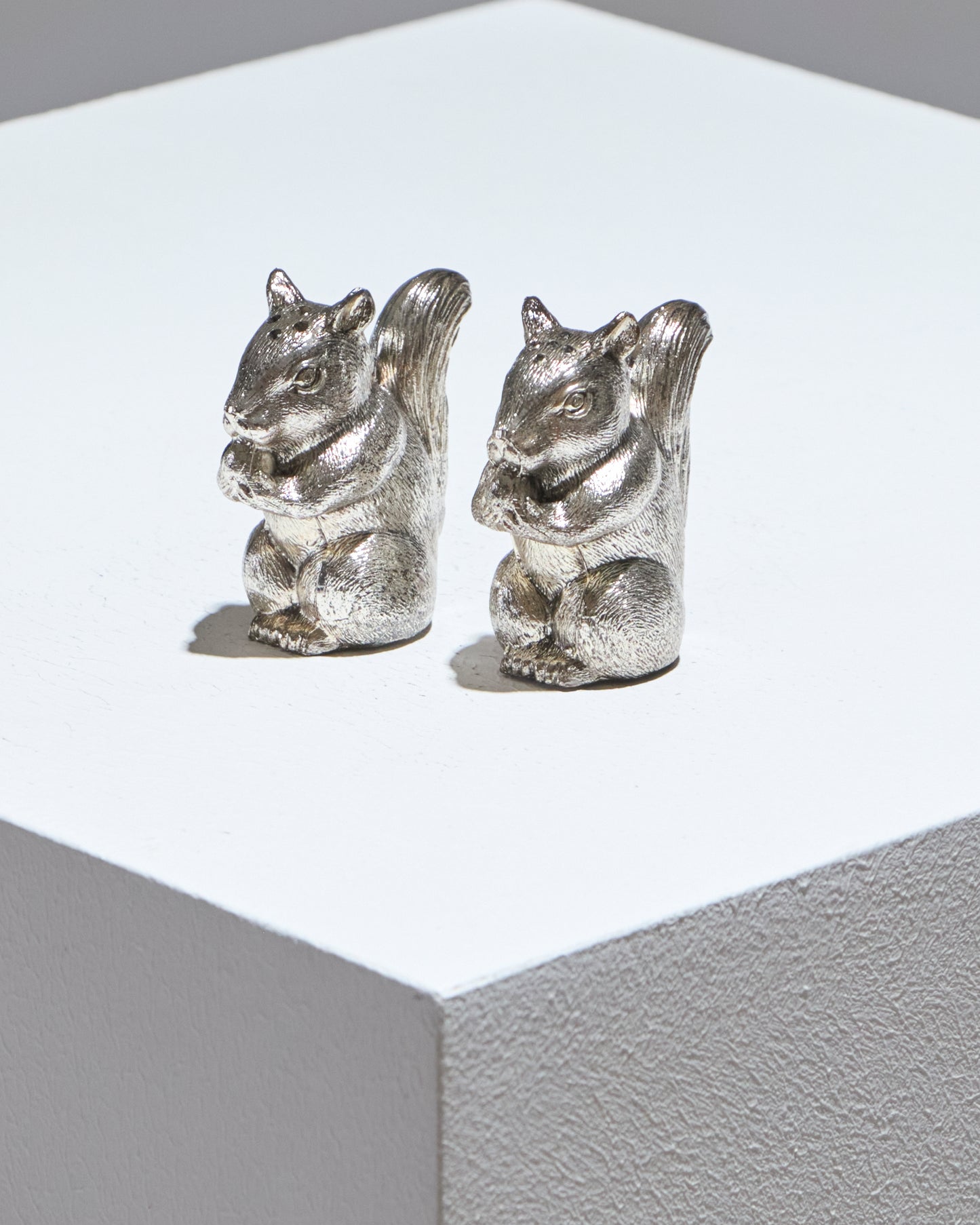 Squirrel-shaped salt and pepper shaker set in silver-plated metal, 1960s 