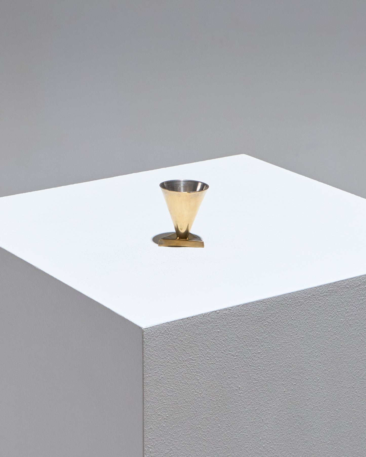 SET DE 4 COQUETIERS GÉOMÉTRIQUES EN LAITON, 1970s