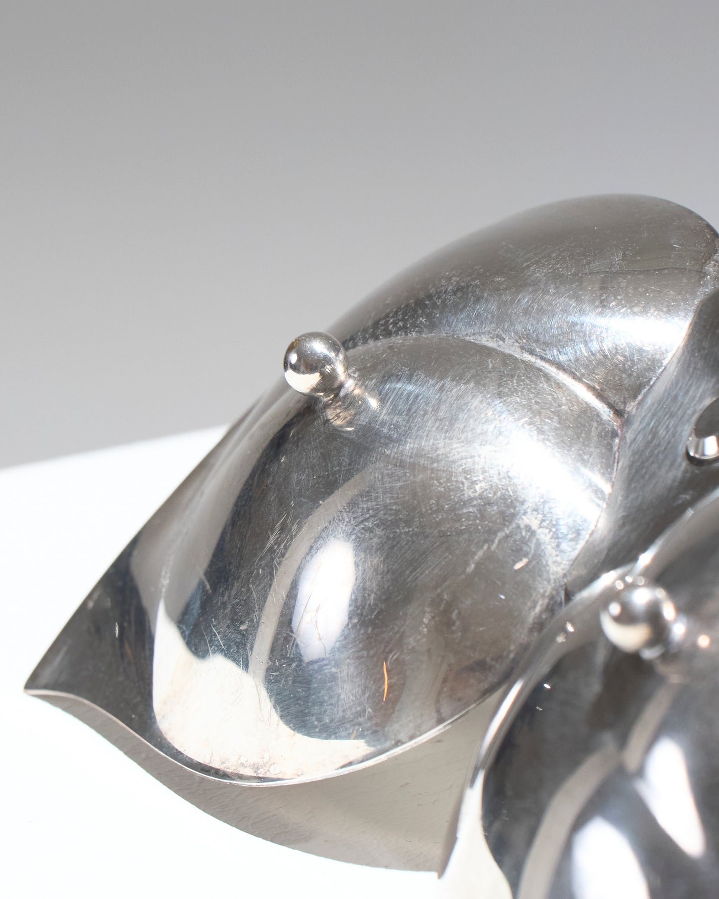 SERVITEUR TRIPLE FEUILLE EN MÉTAL ARGENTÉ, 1950s