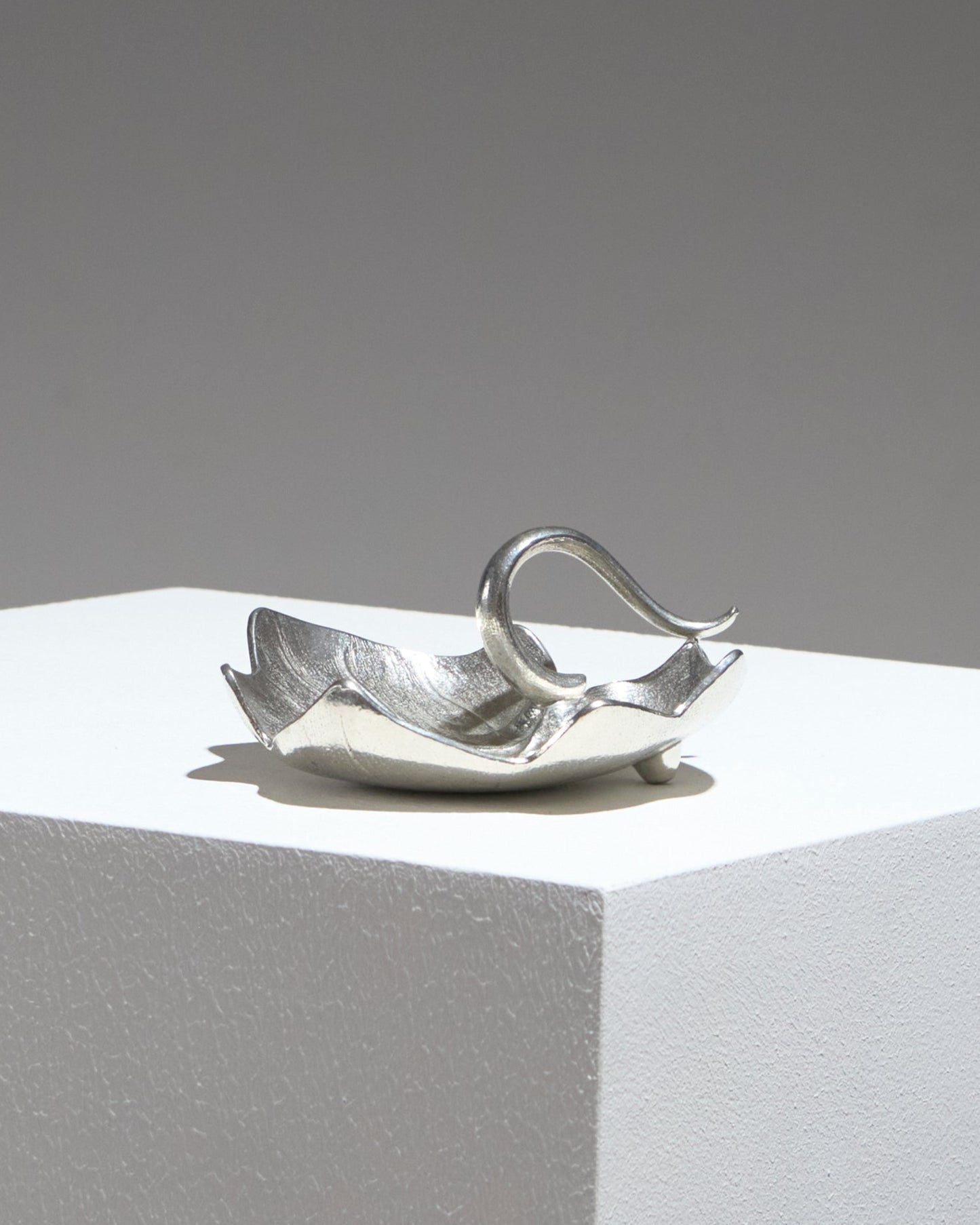 TIN LEAF POCKET TRAY, 1960s 