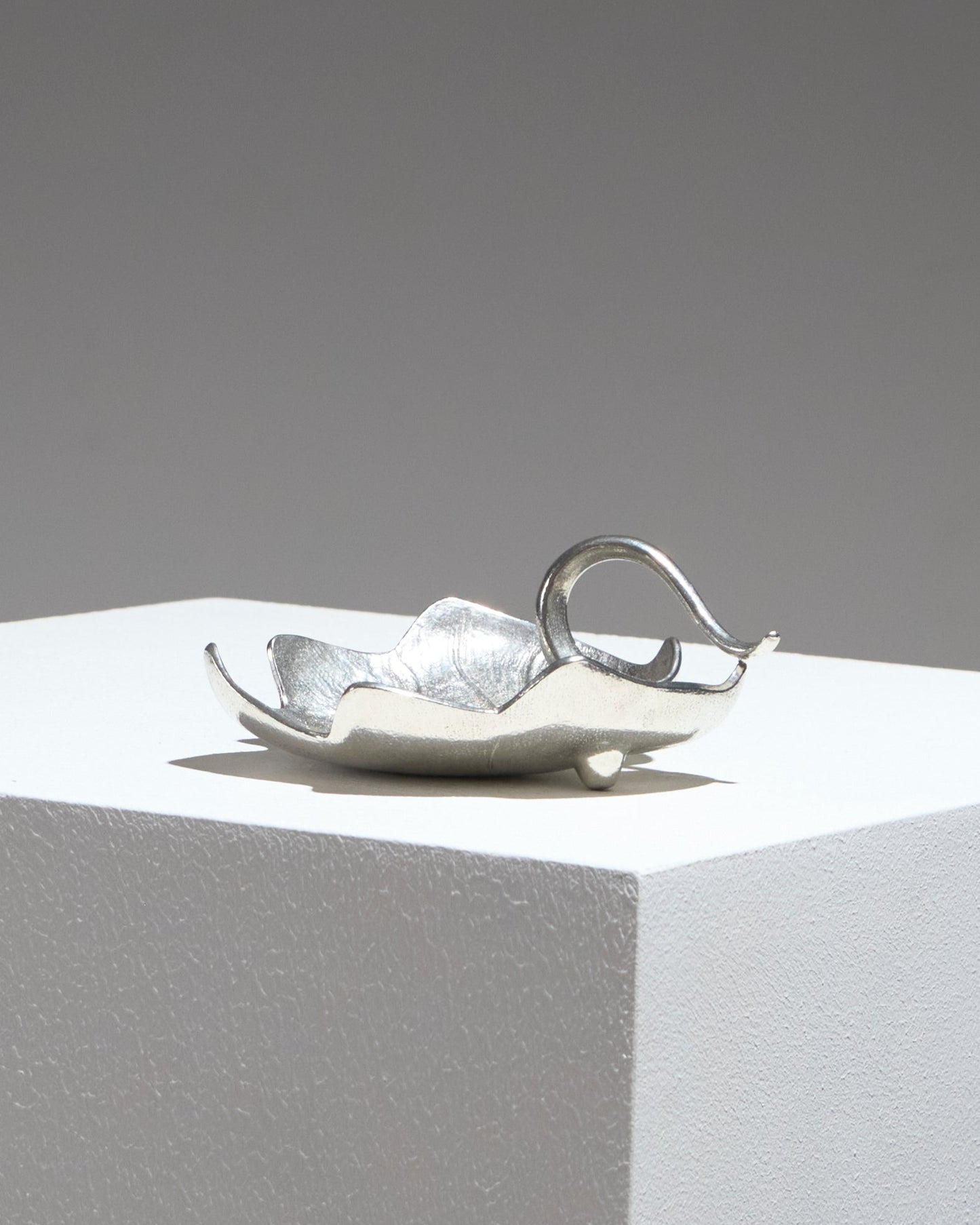 TIN LEAF POCKET TRAY, 1960s 