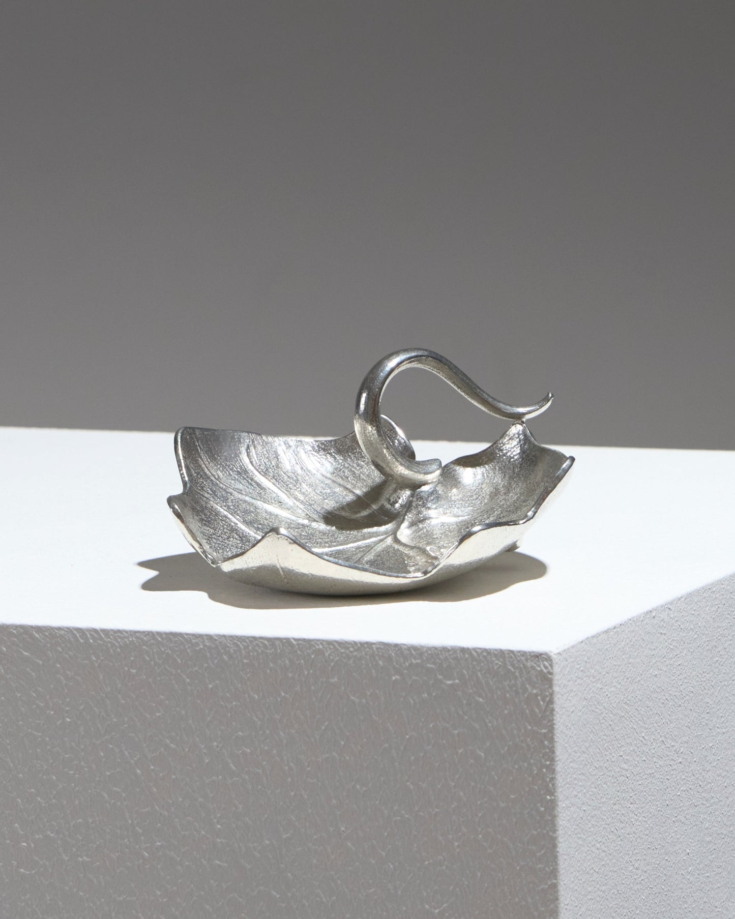 TIN LEAF POCKET TRAY, 1960s 