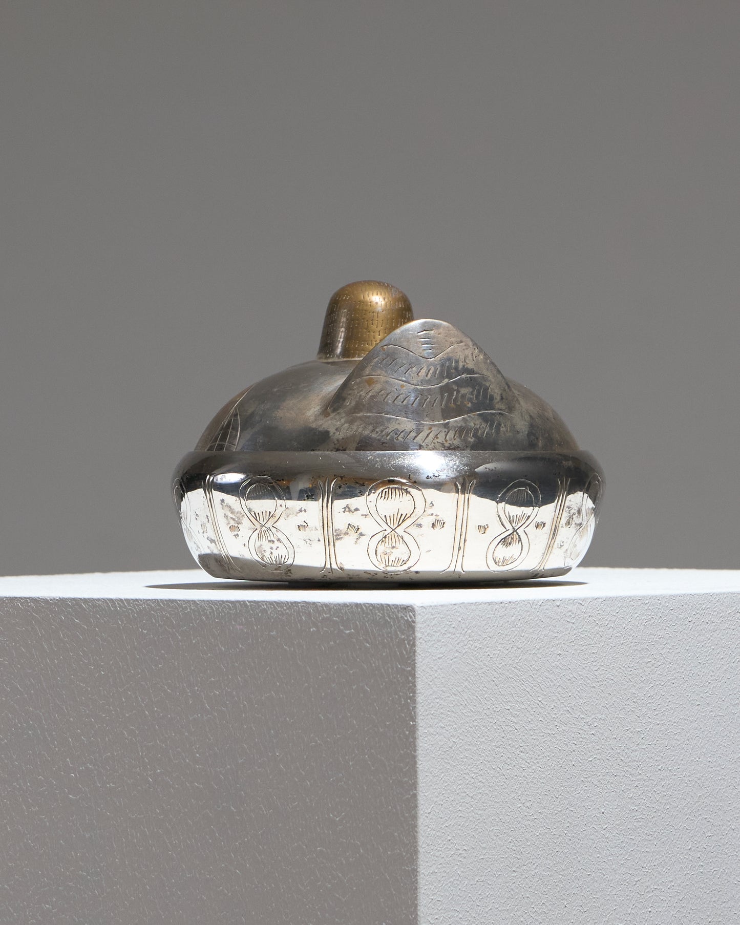 BOÎTE POULE EN LAITON ARGENTÉ, 1970s