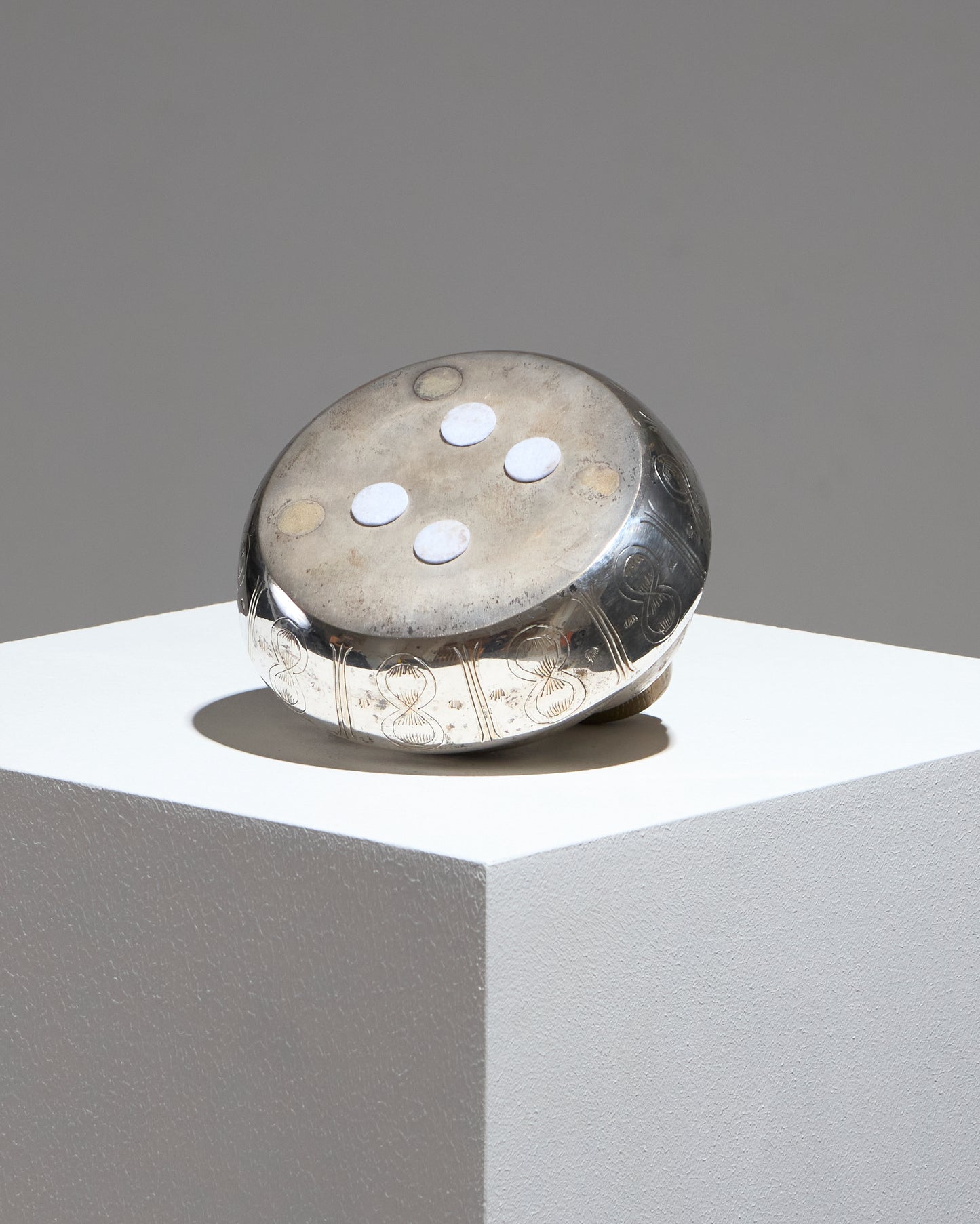 BOÎTE POULE EN LAITON ARGENTÉ, 1970s