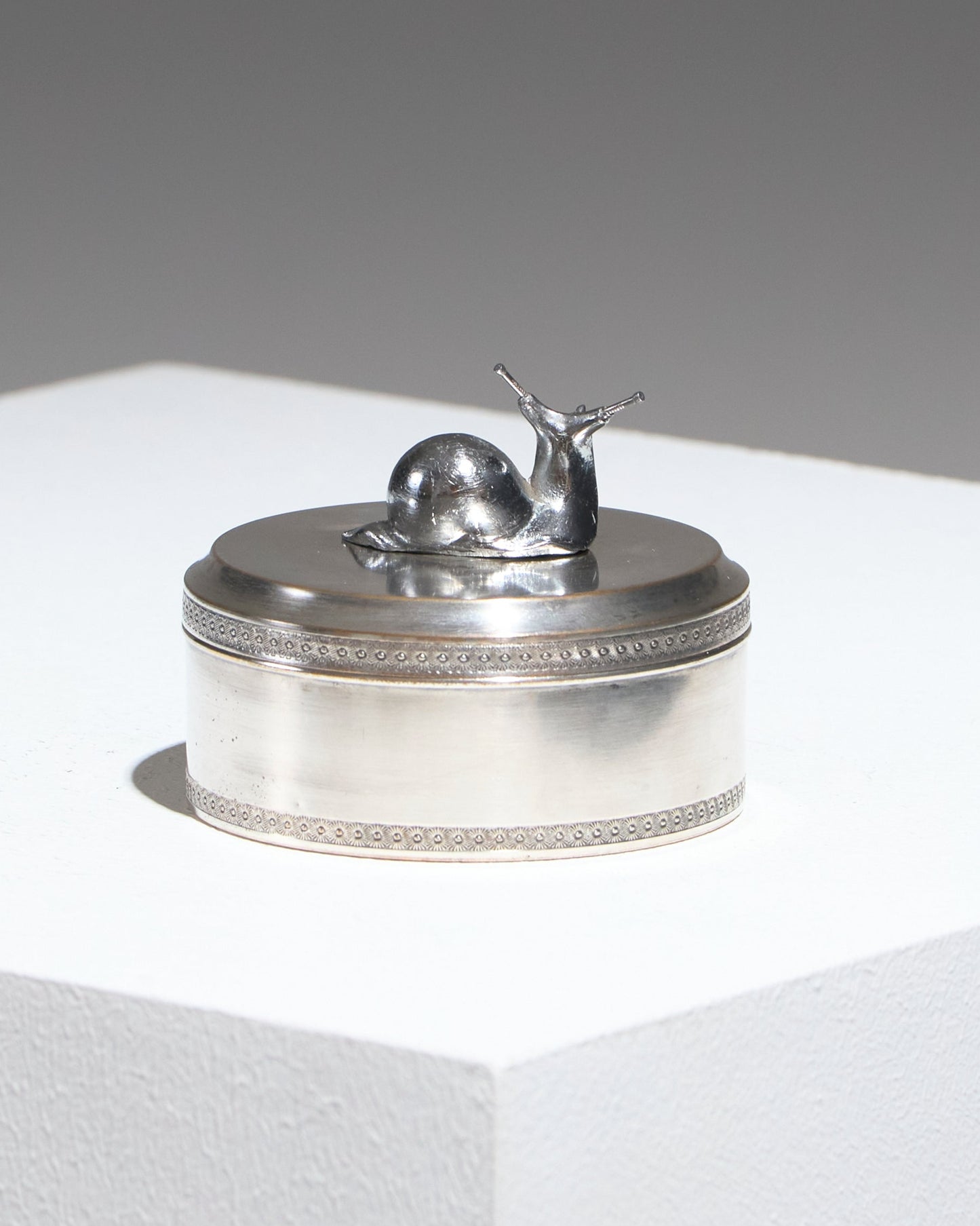 Small silver-plated metal snail box, 1960s 