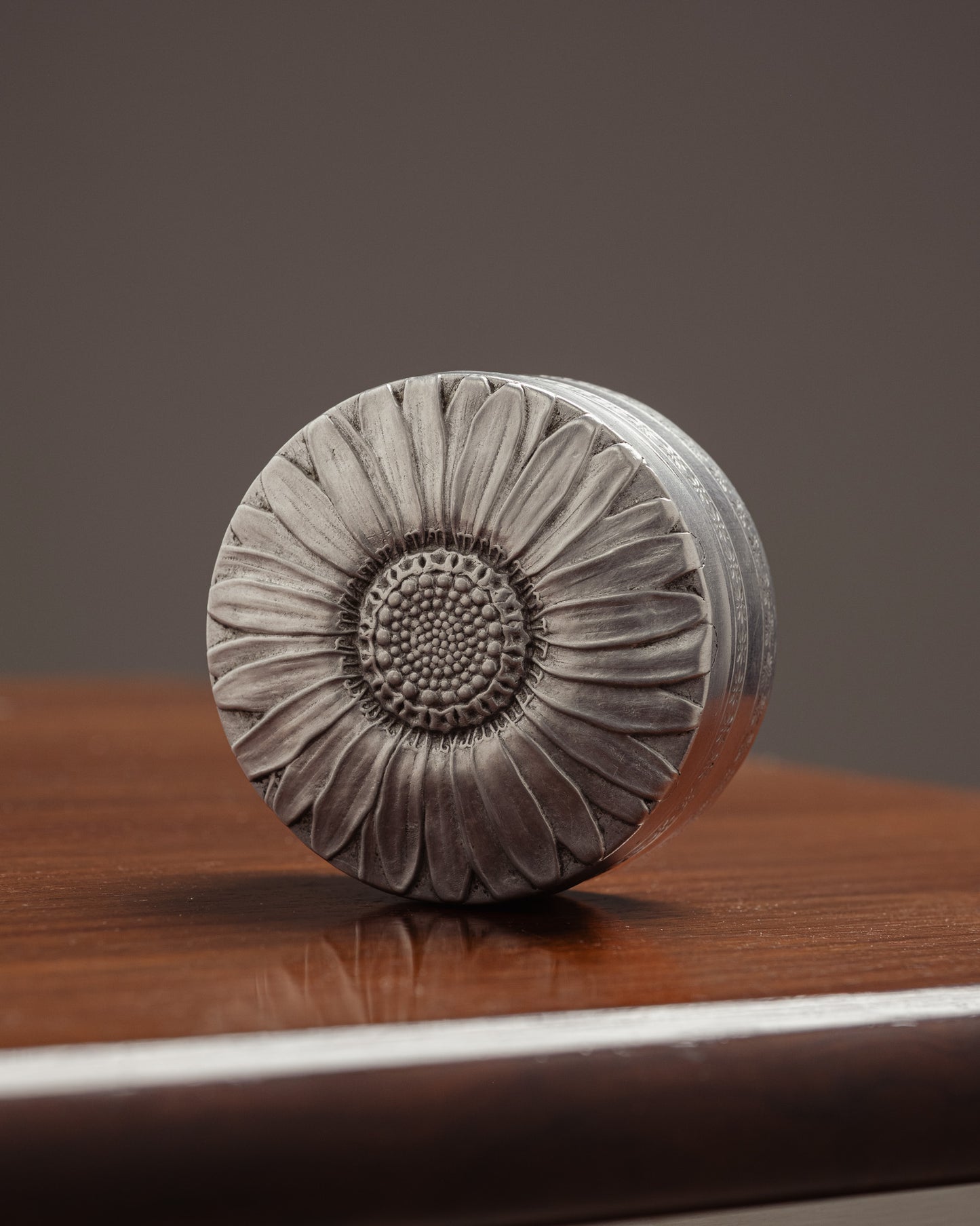 ALUMINIUM POWDER COMPACT, 1920s