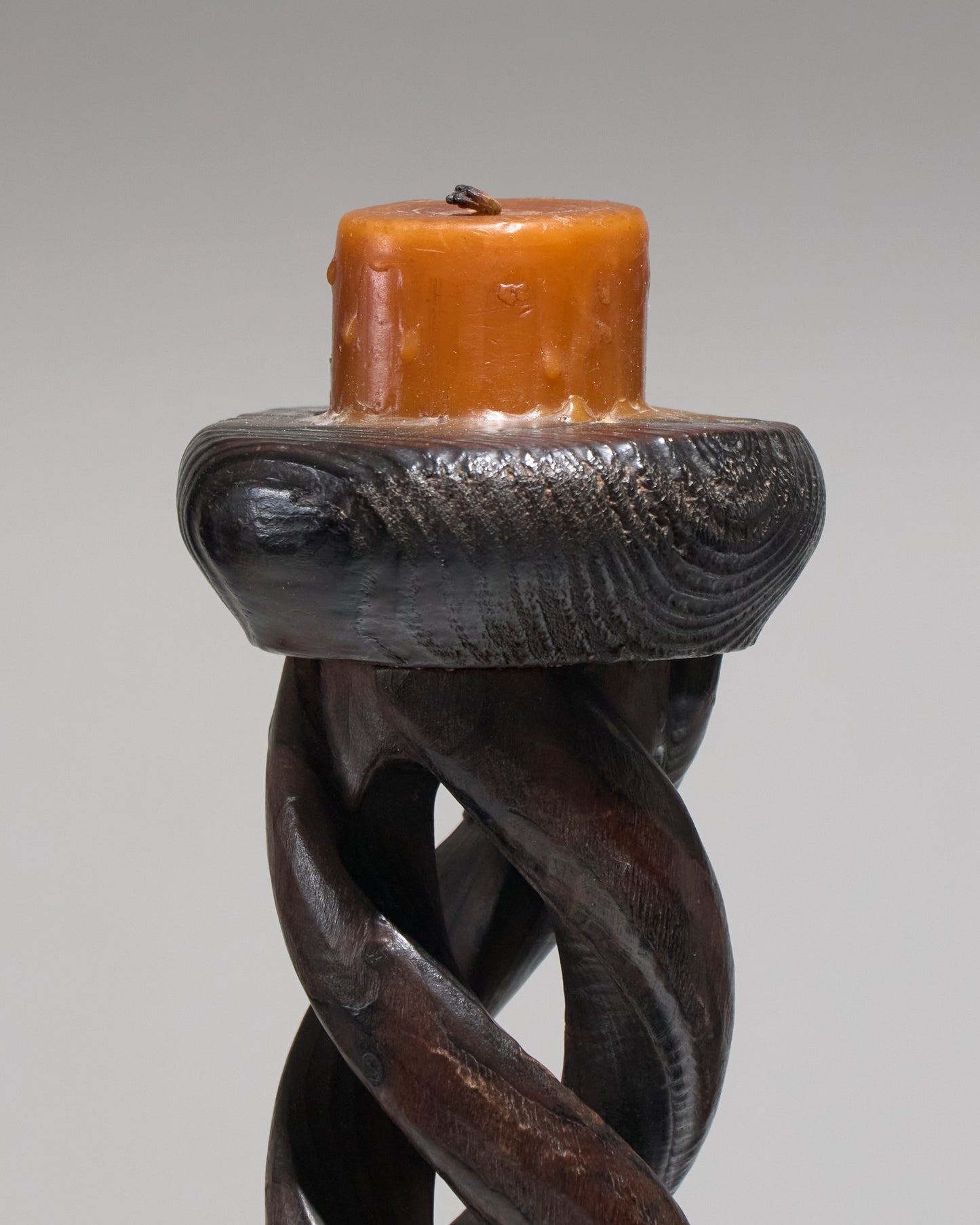 PAIRE DE BOUGEOIRS EN BOIS TORSADÉ, 1950s