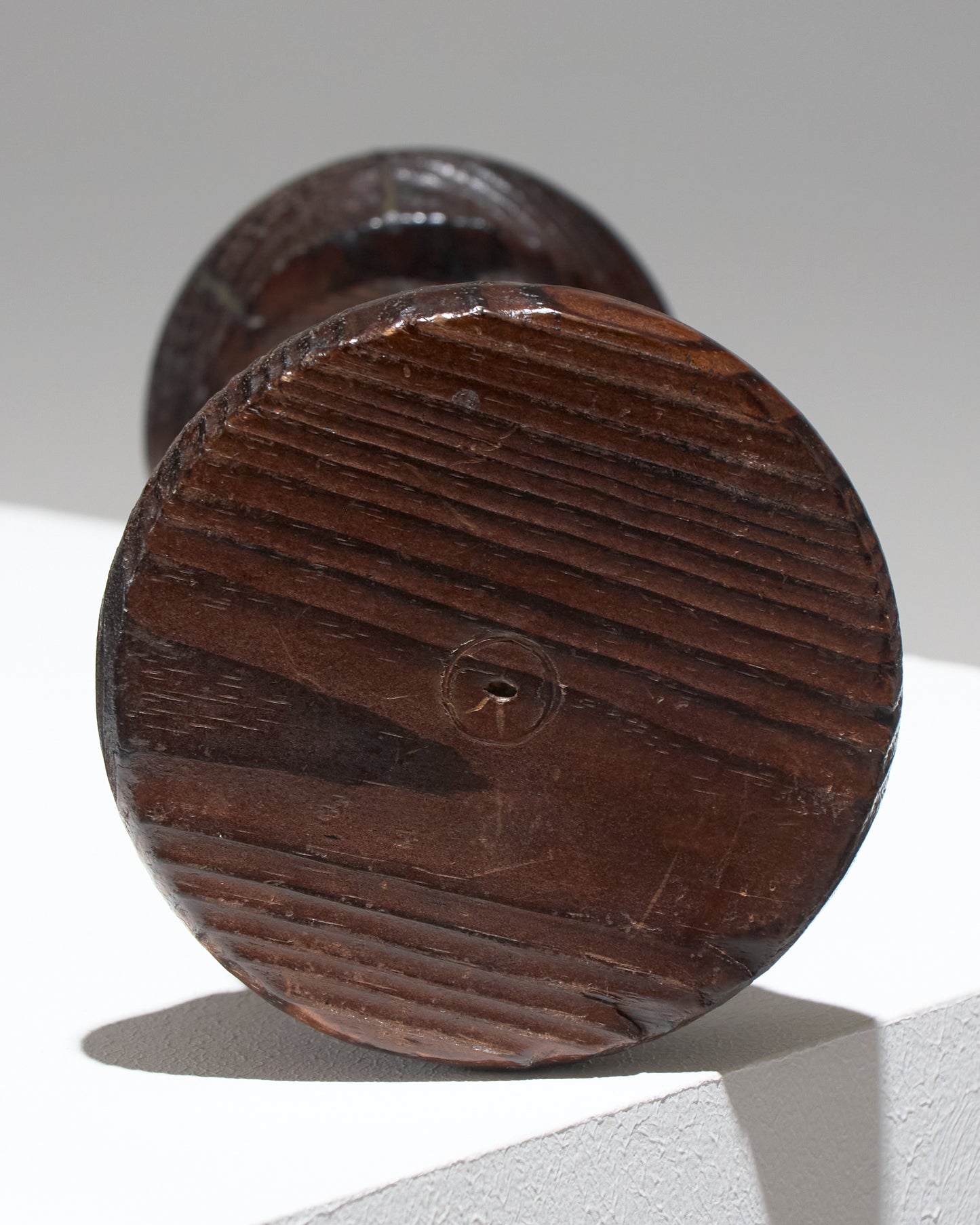 PAIRE DE BOUGEOIRS EN BOIS TORSADÉ, 1950s