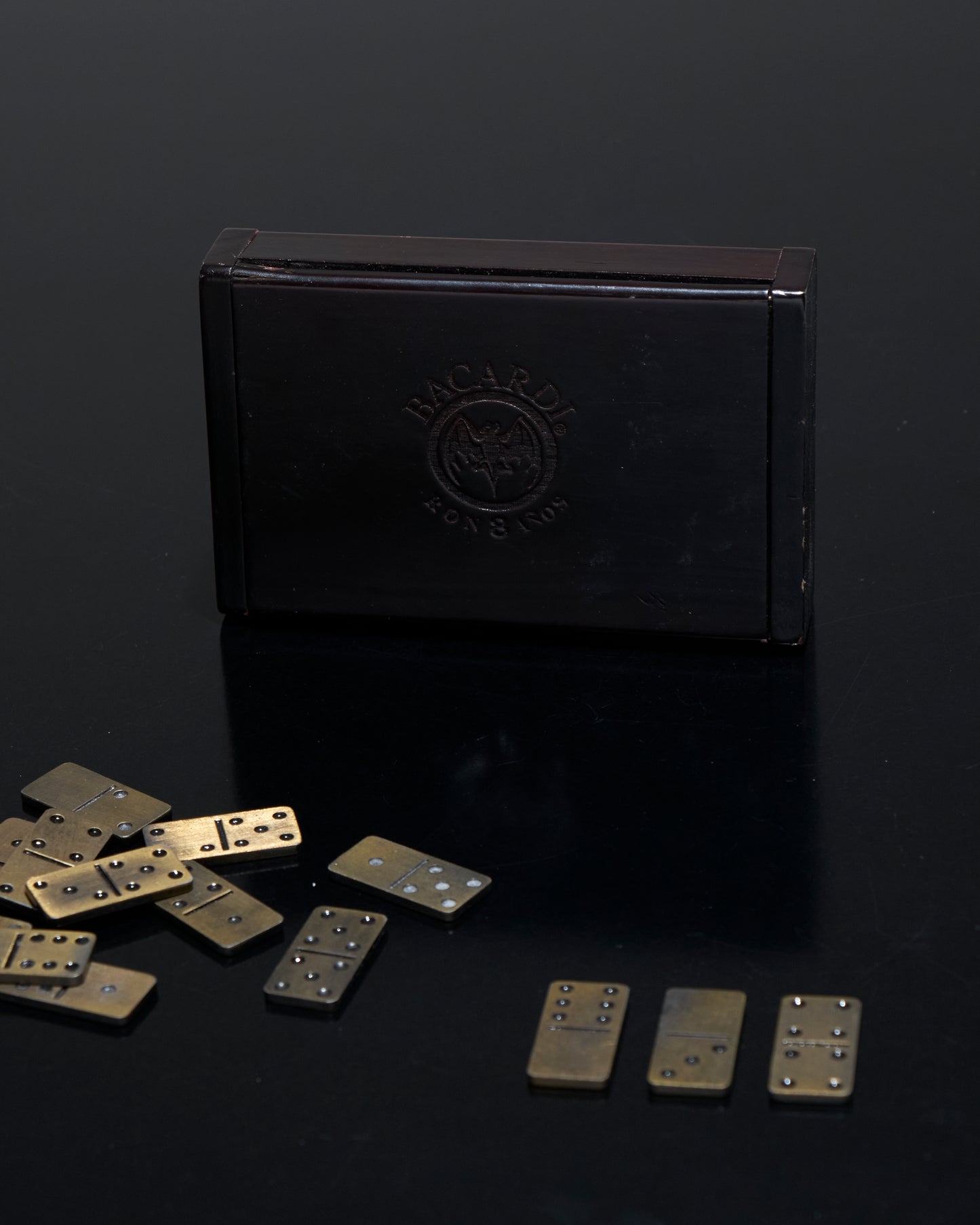 PETIT JEU DE DOMINOS EN BOIS ET MÉTAL, 1980s