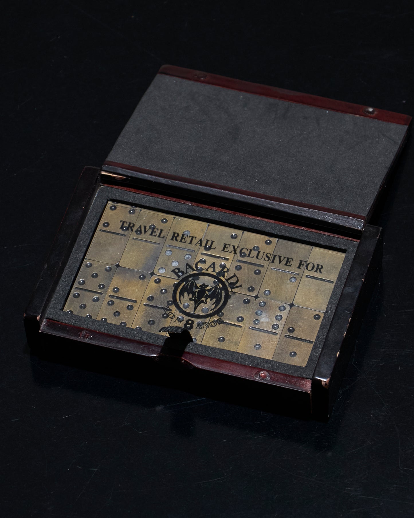 PETIT JEU DE DOMINOS EN BOIS ET MÉTAL, 1980s