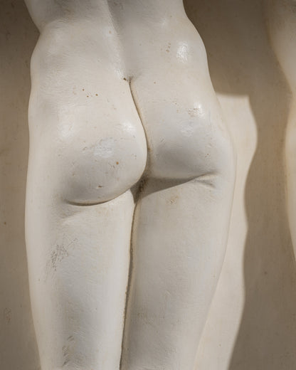 SCULPTURE MURALE BAS-RELIEF LES TROIS GRÂCES, 2000s