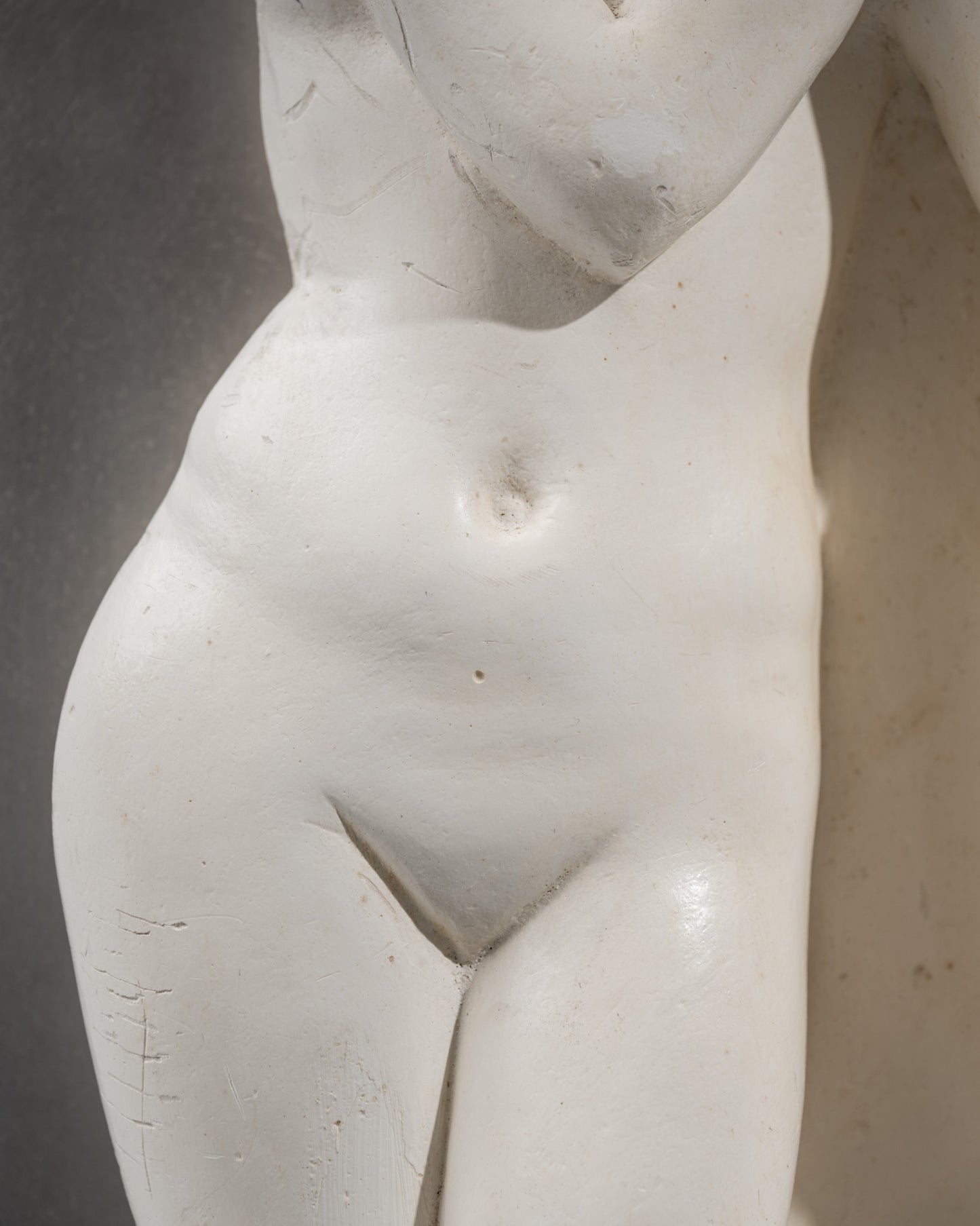 SCULPTURE MURALE BAS-RELIEF LES TROIS GRÂCES, 2000s