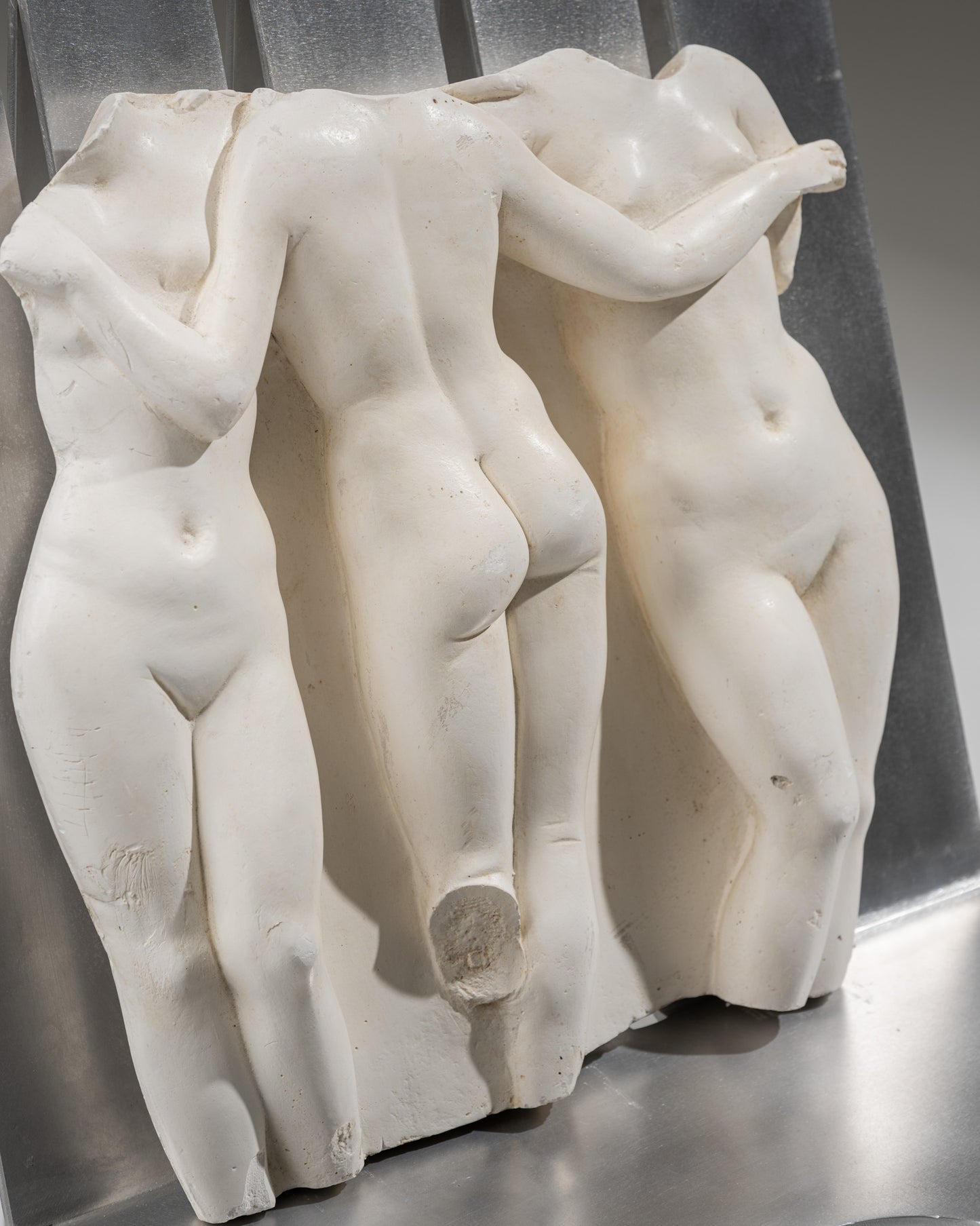 SCULPTURE MURALE BAS-RELIEF LES TROIS GRÂCES, 2000s