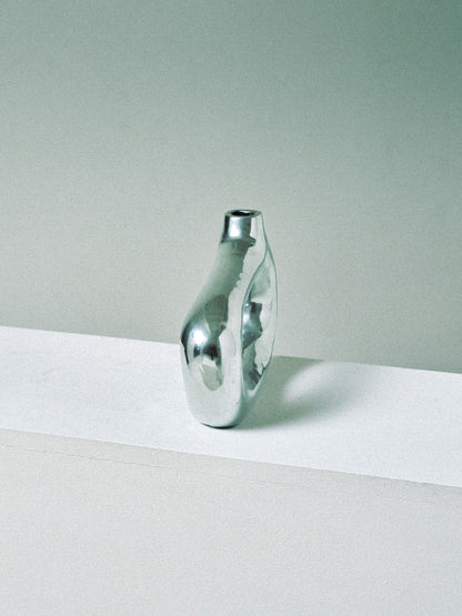 VASE MODERNISTE EN ALUMINIUM, 1980s
