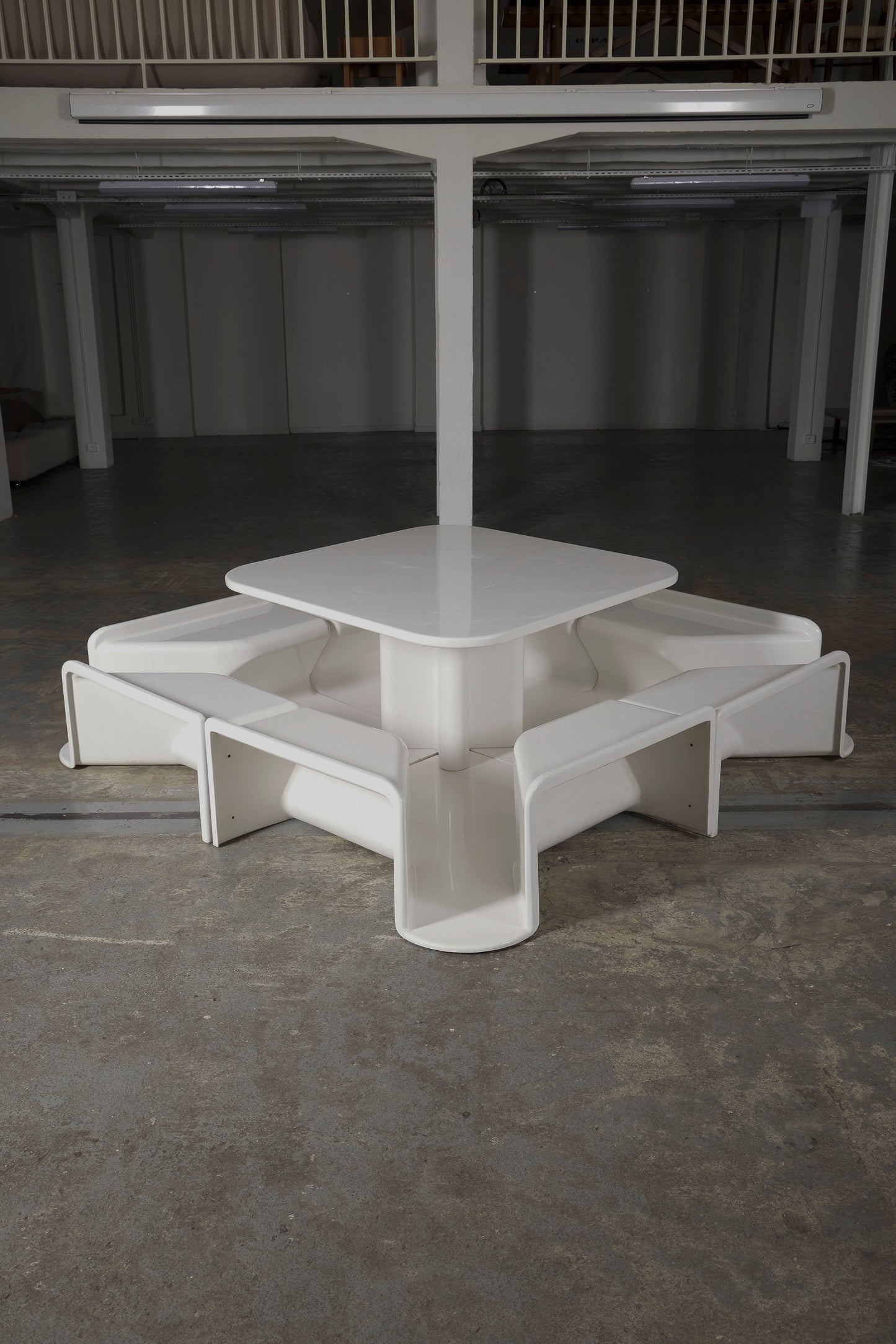 PROTOTYPE OF THE “MIAMI” TABLE PIERRE PAULIN