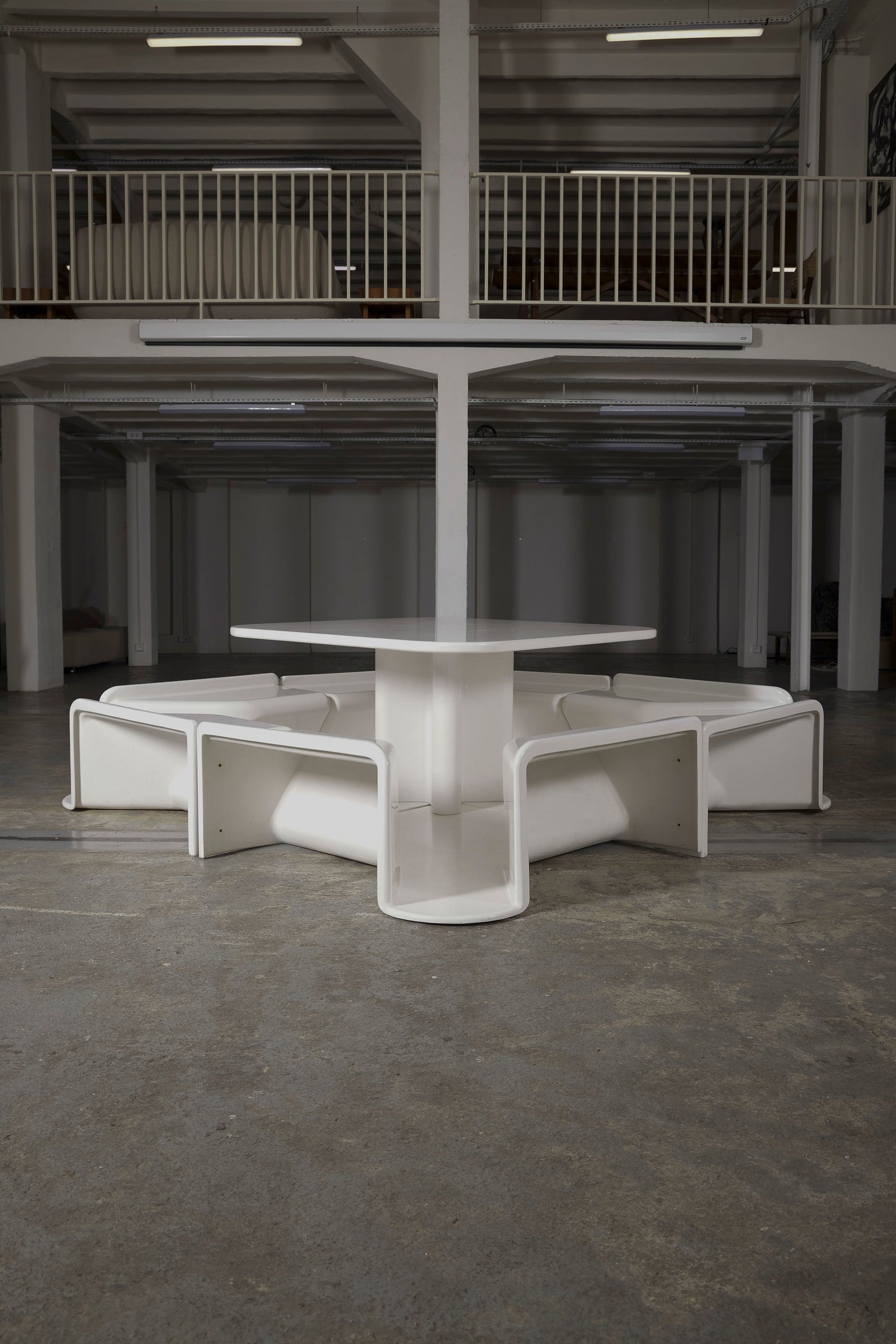 PROTOTYPE OF THE “MIAMI” TABLE PIERRE PAULIN