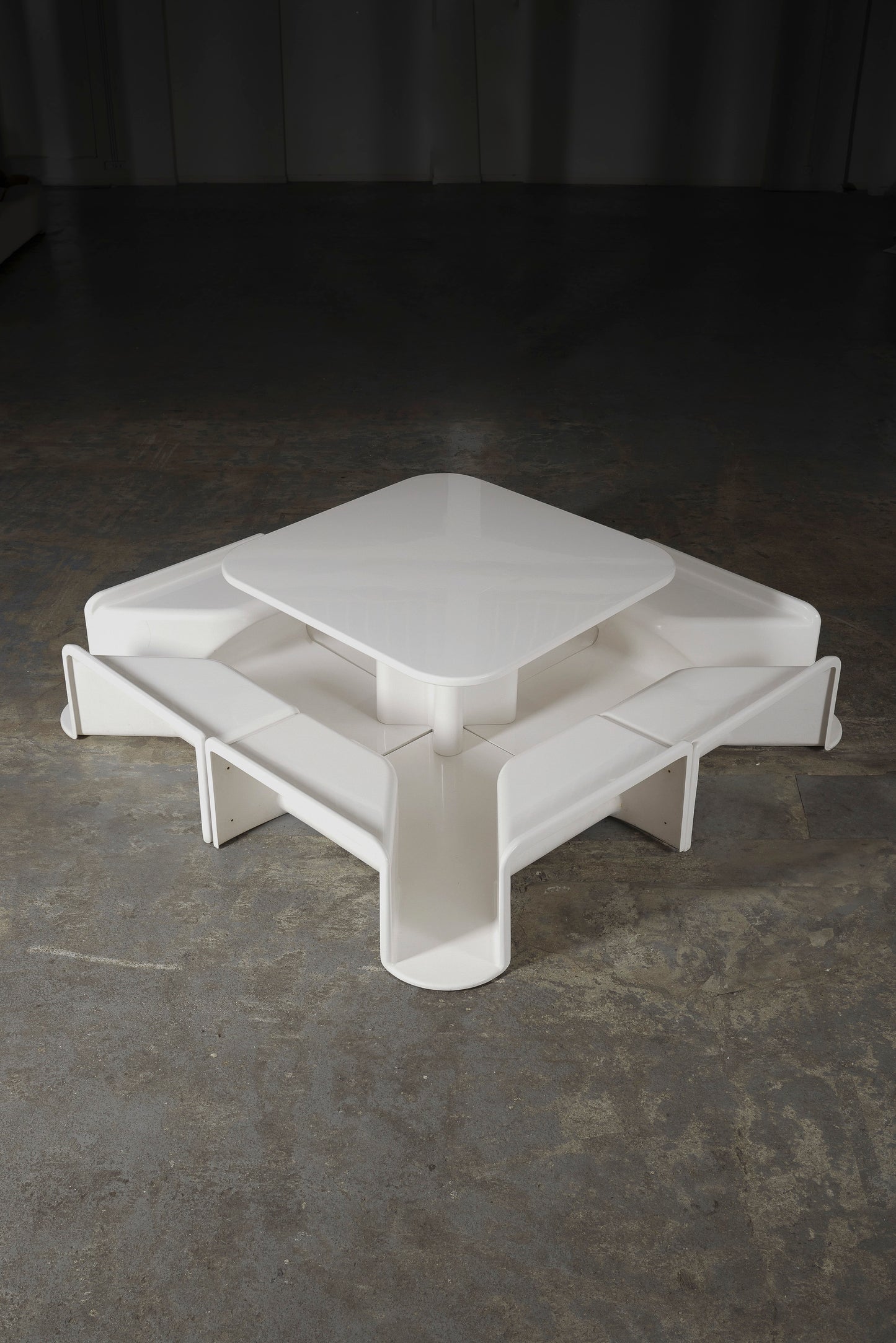 PROTOTYPE OF THE “MIAMI” TABLE PIERRE PAULIN