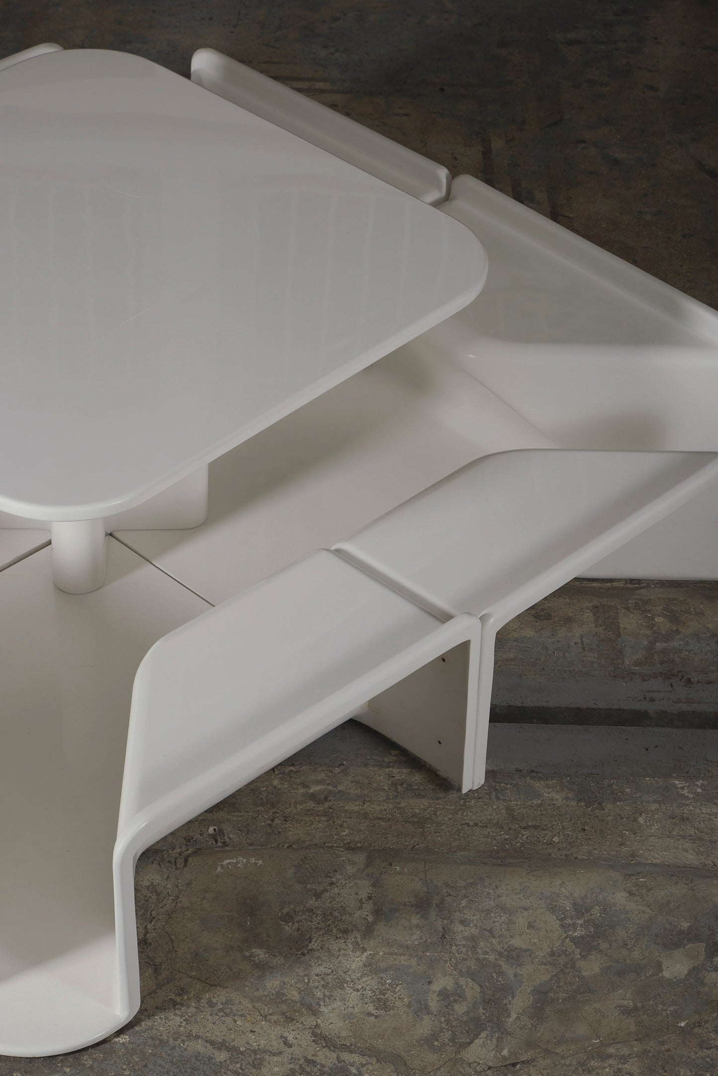 PROTOTYPE OF THE “MIAMI” TABLE PIERRE PAULIN