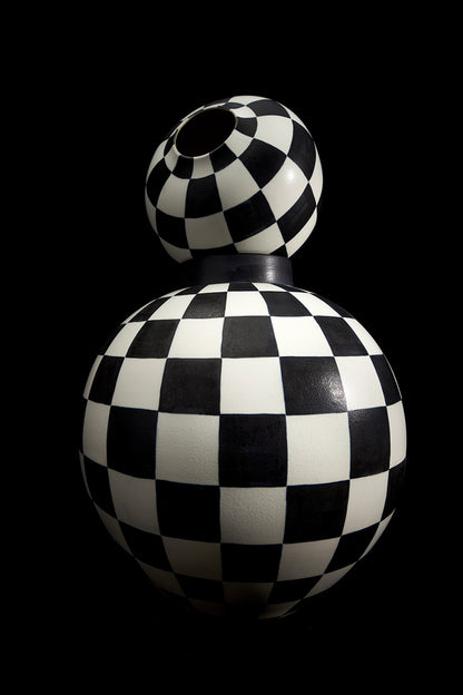 CHECKER VASE (MEDIUM)