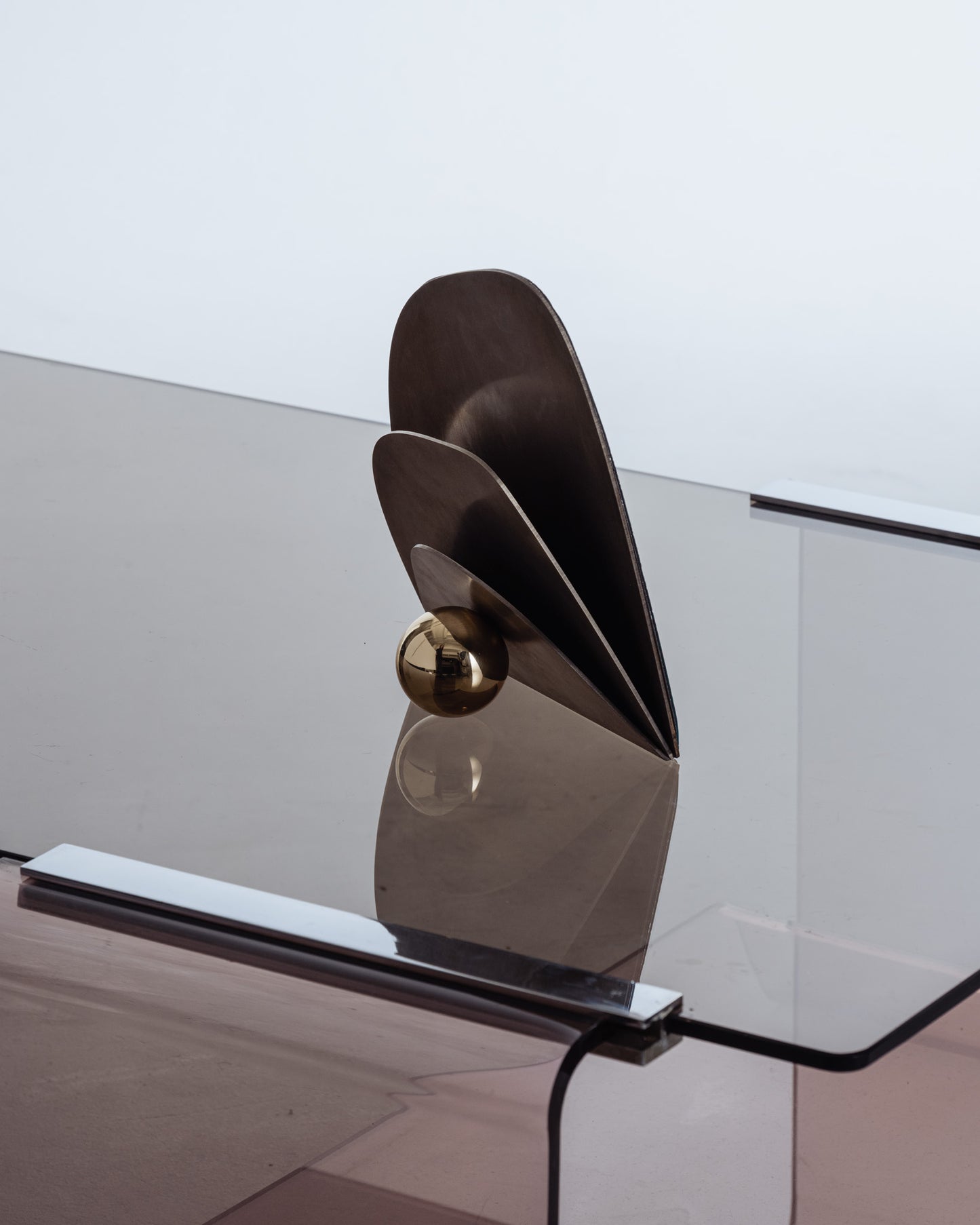 MIRROR FROM THE "EPURE" COLLECTION IN BRASS