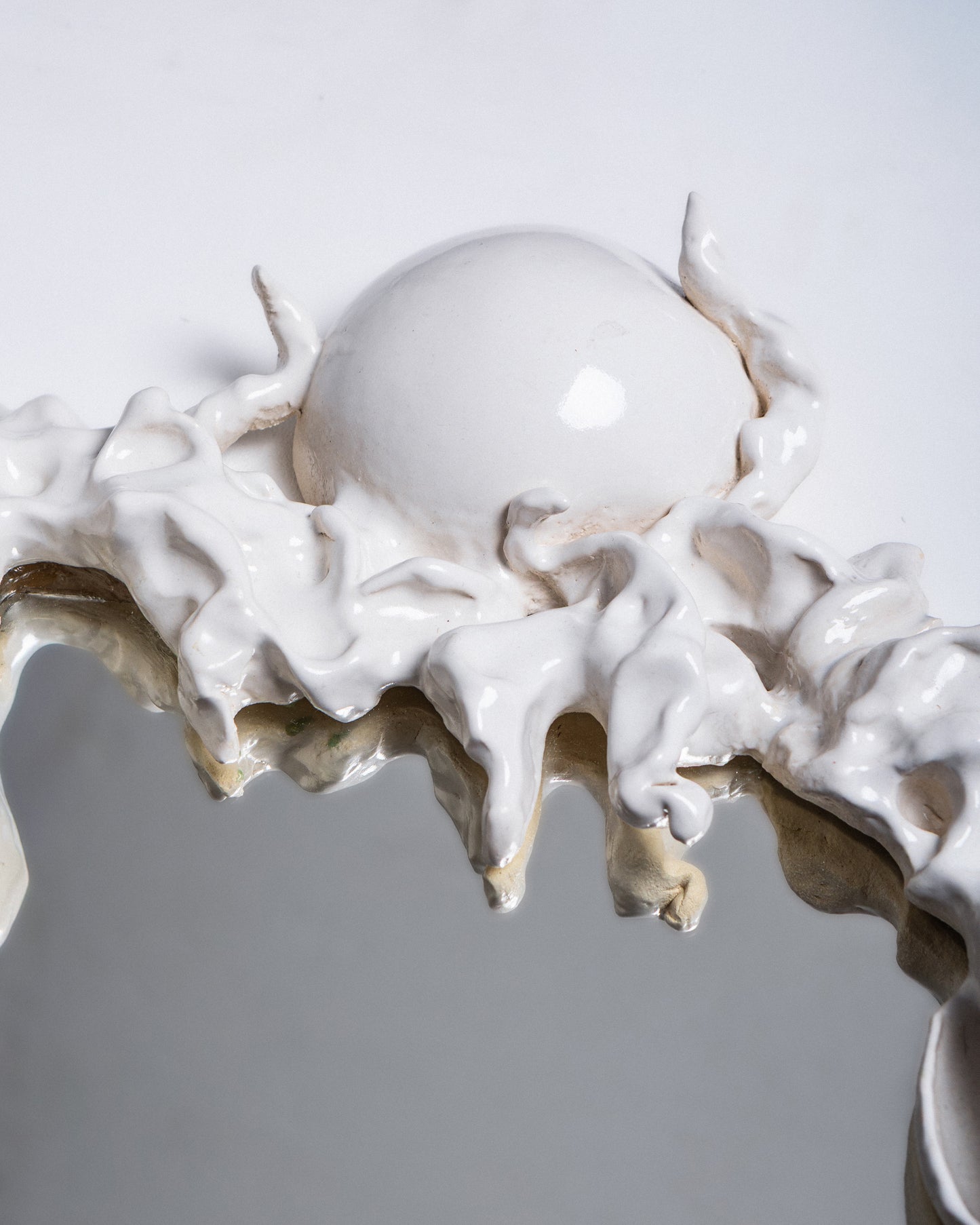 MIRROR “SELF SUFFICENCY, PORTRAIT OF A SELF-HEALING”