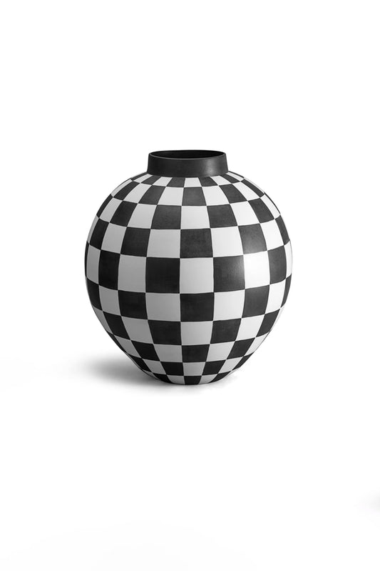 LARGE CHECKER VASE