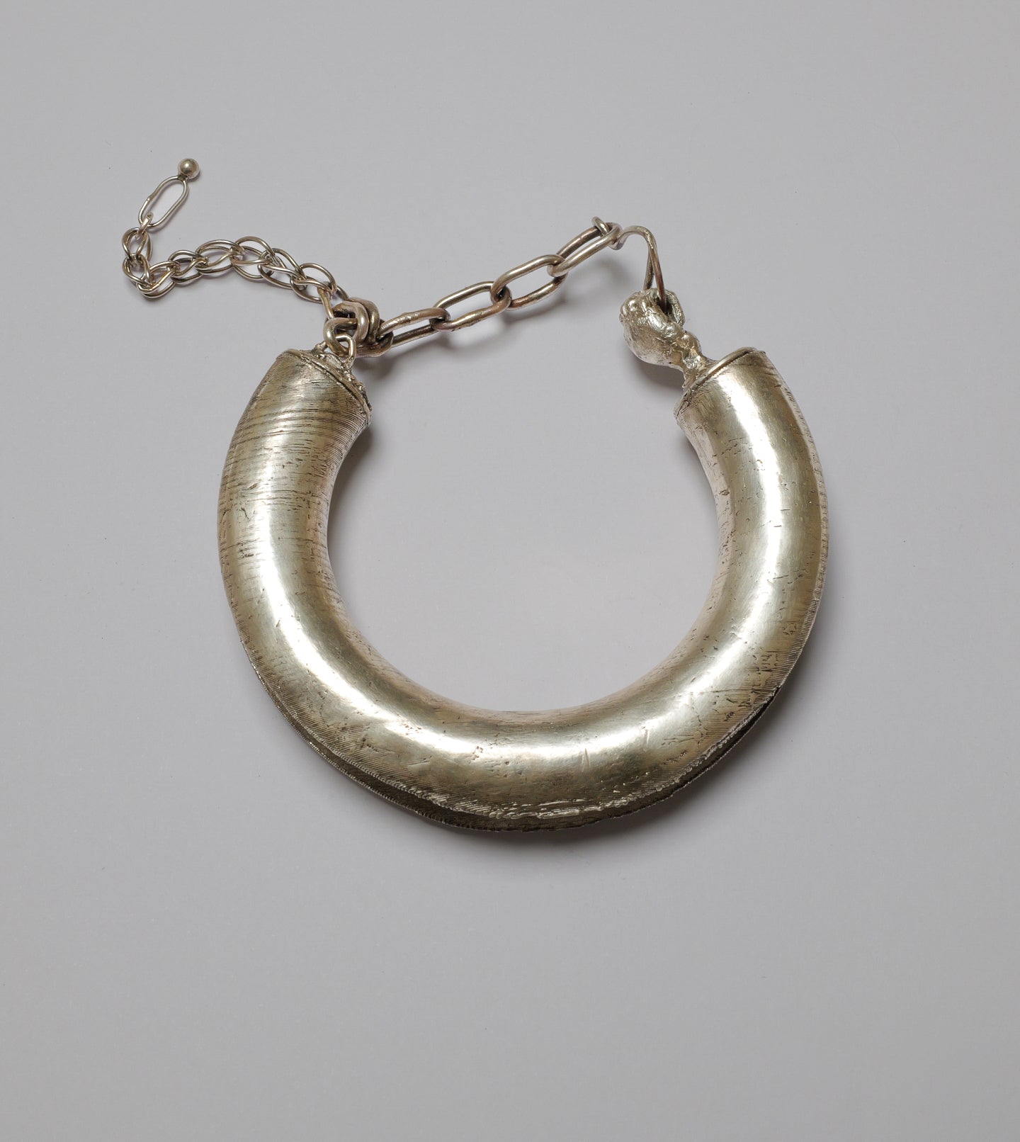 SILVER BRACELET AND SLIDING BALL