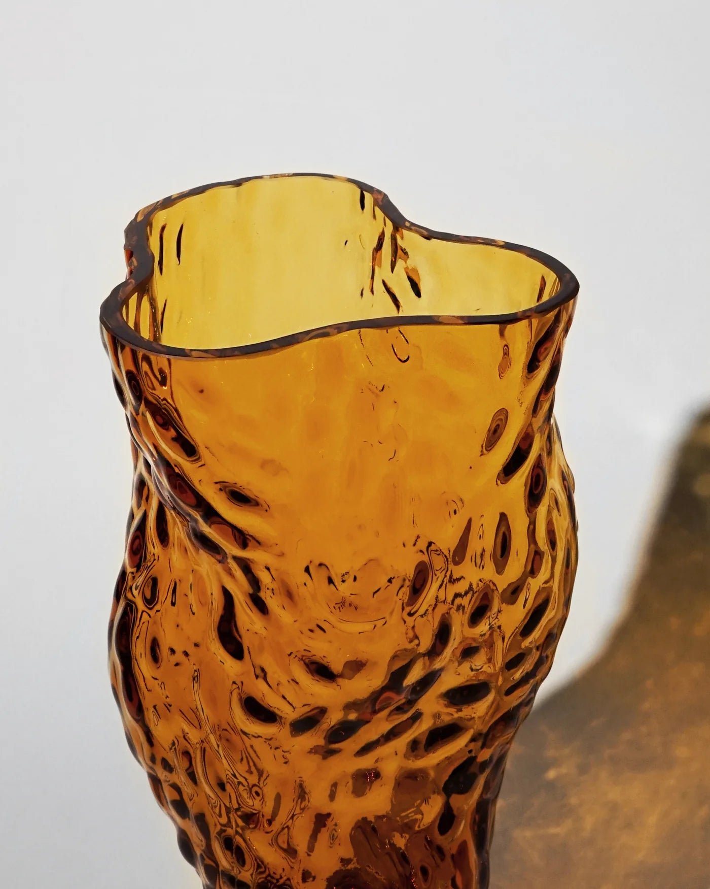 “OSTREA” VASE