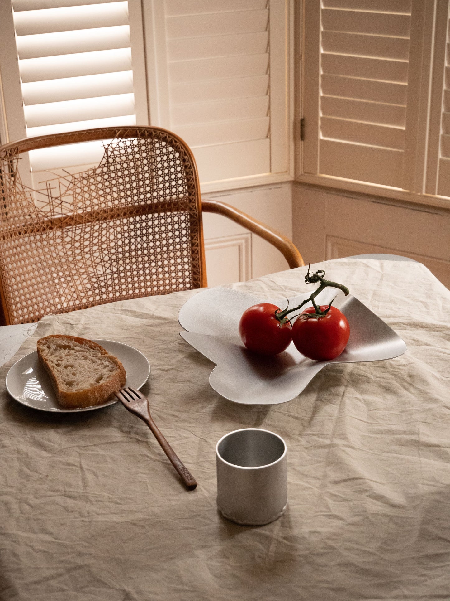 GRAND TASSE EN ALUMINIUM