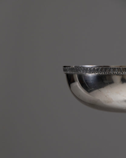 Silver metal foot cut decorated with two palmette friezes