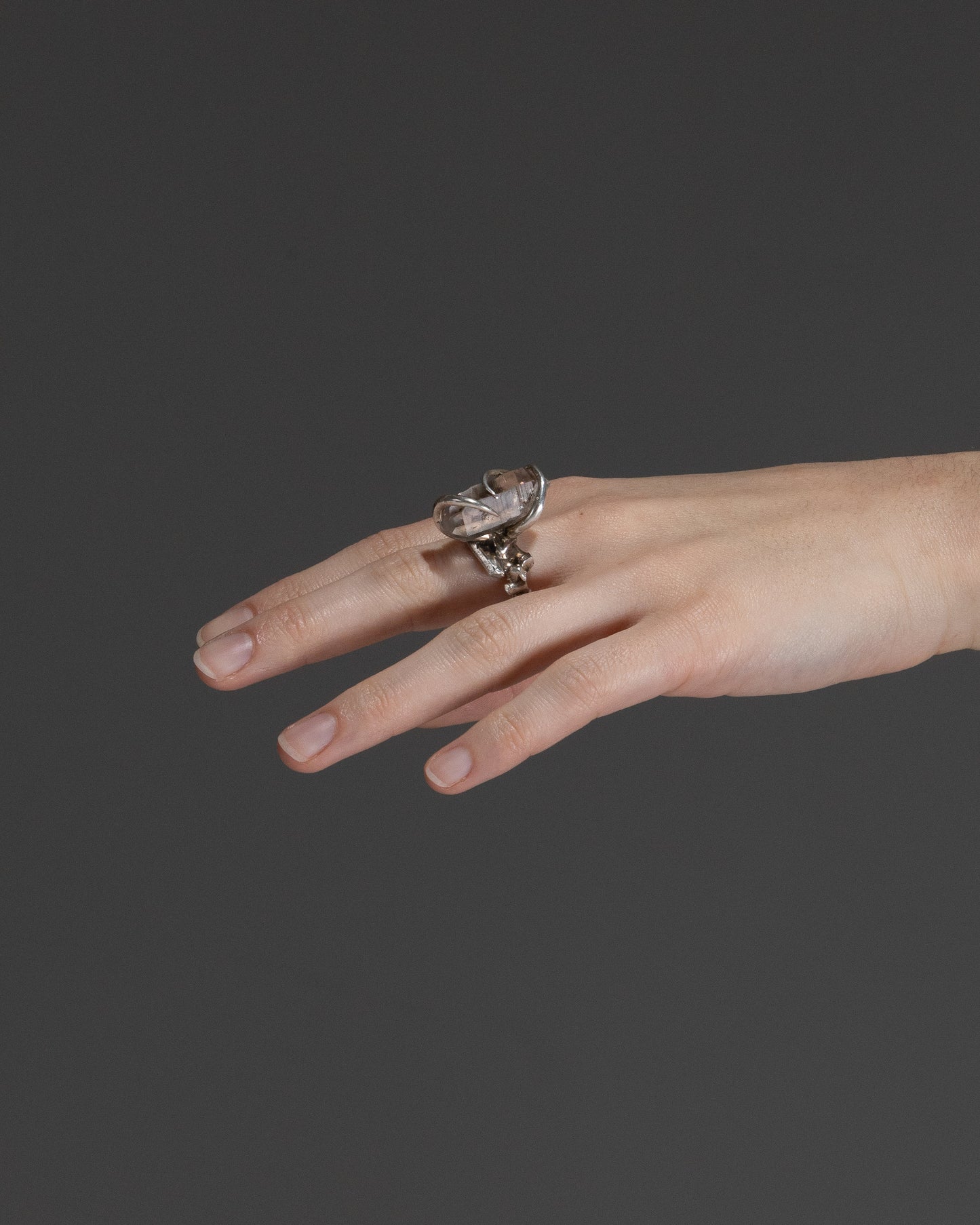 BAGUE EN ARGENT 950 ET QUARTZ GRIS