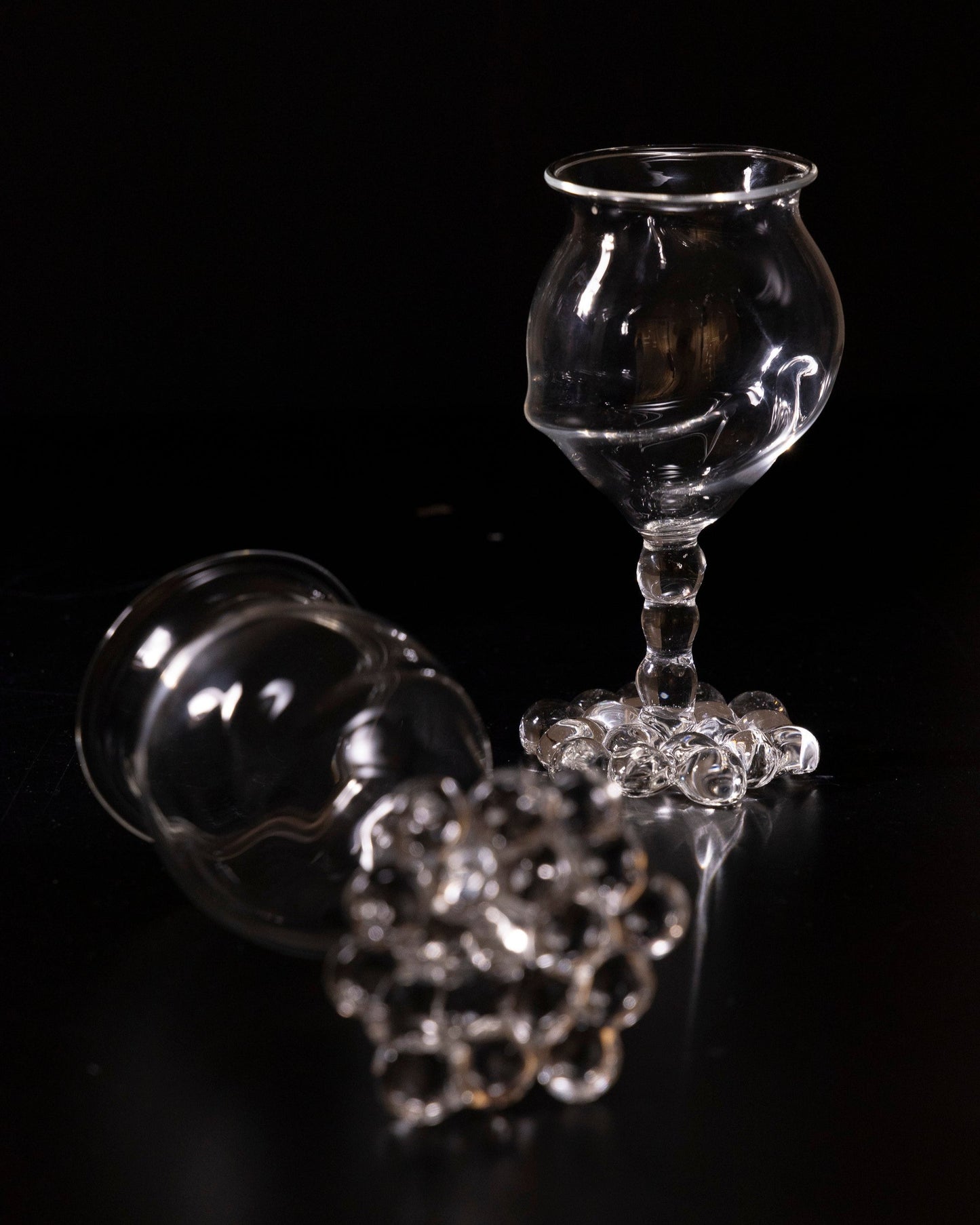 PAIR OF WINE GLASSES