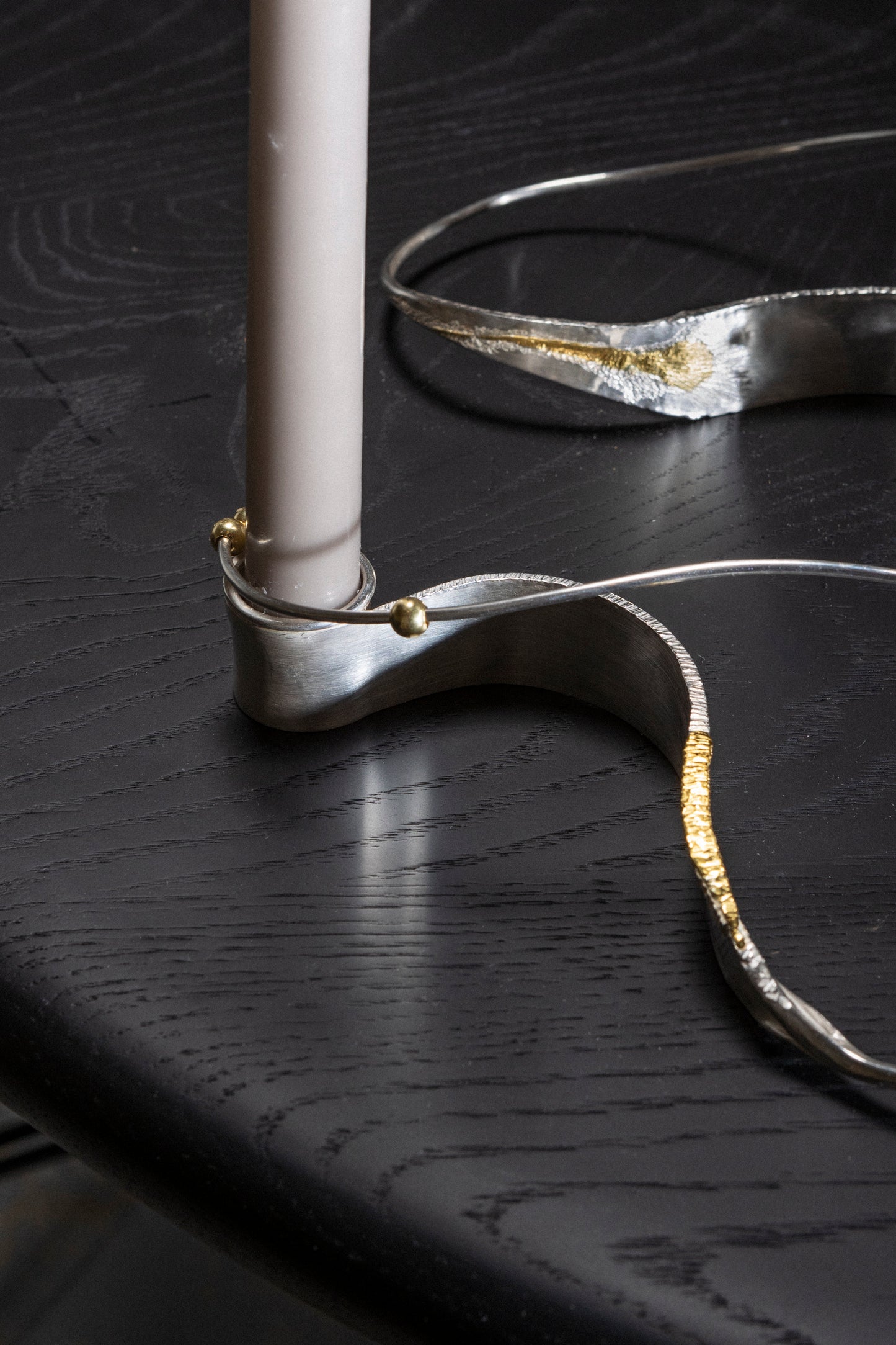 PAIRE DE BOUGEOIRS COUNTING TIME