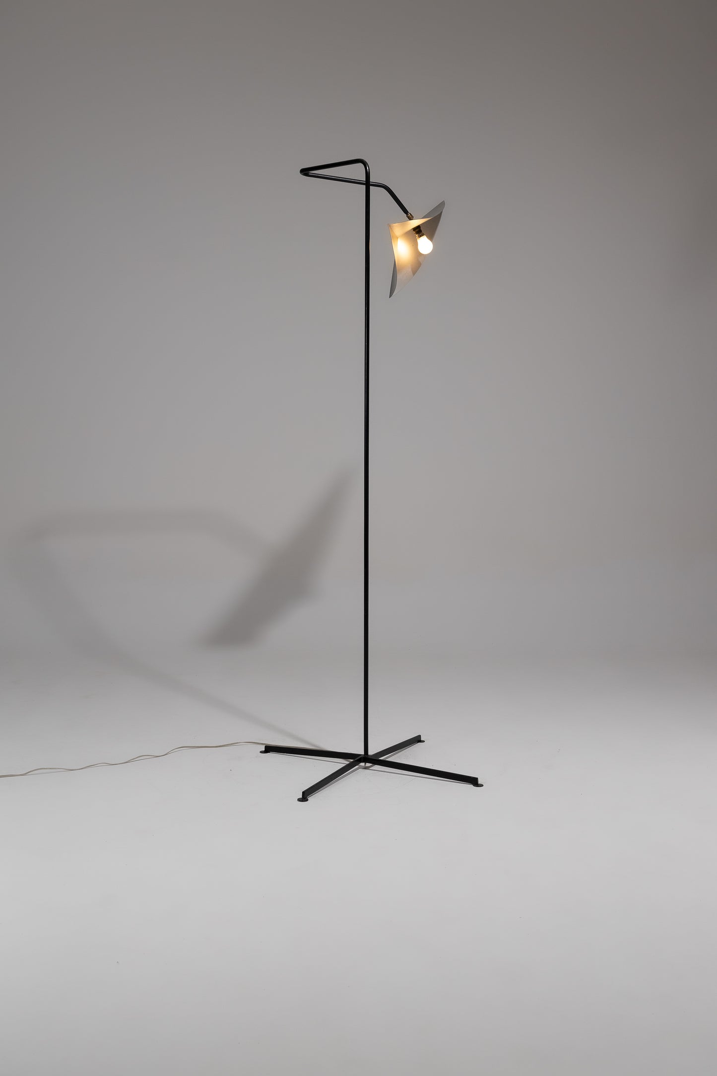 MODERNIST METAL FLOOR LAMP